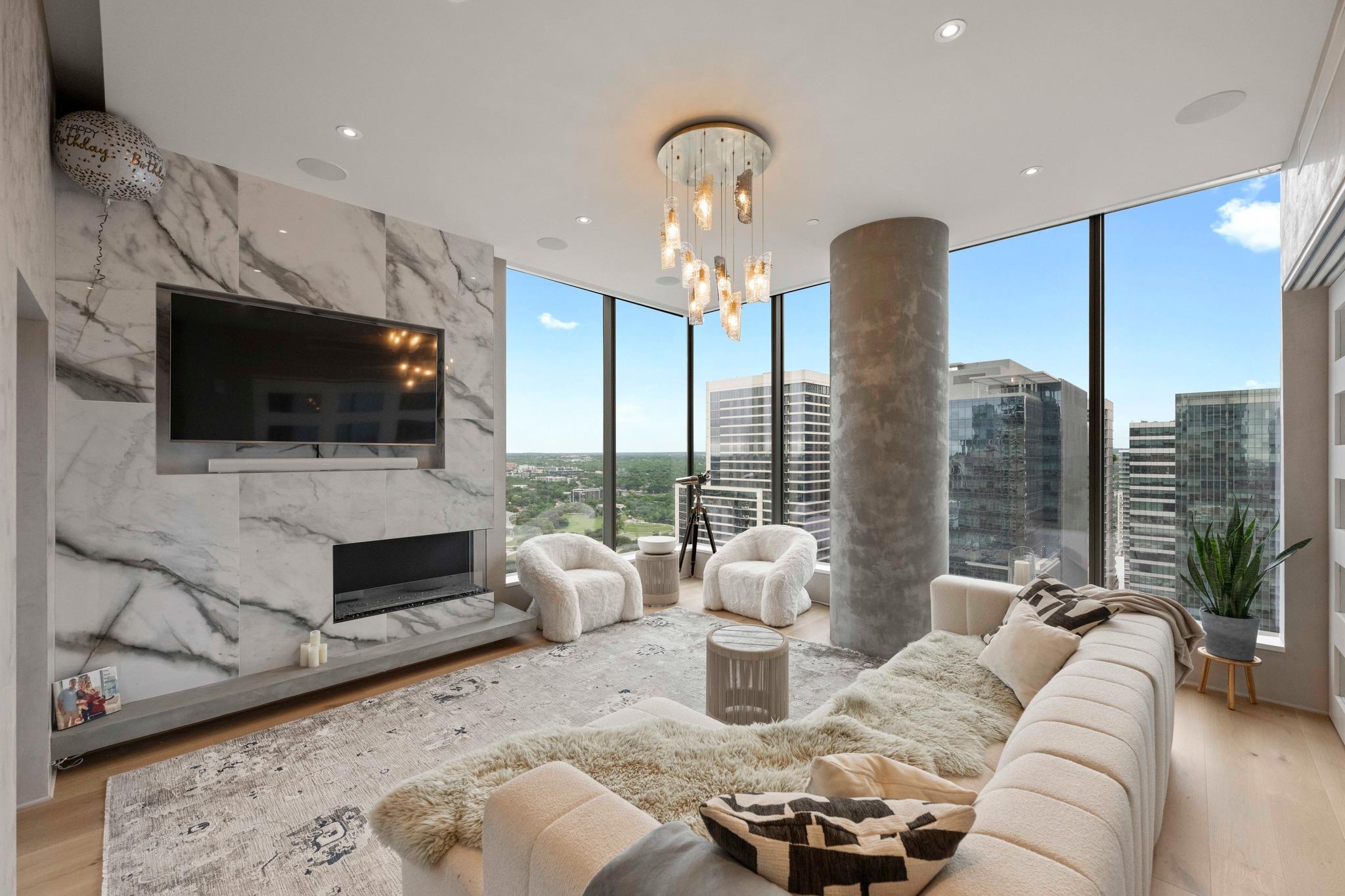 210 Lavaca St # 2706, Austin, TX 78701