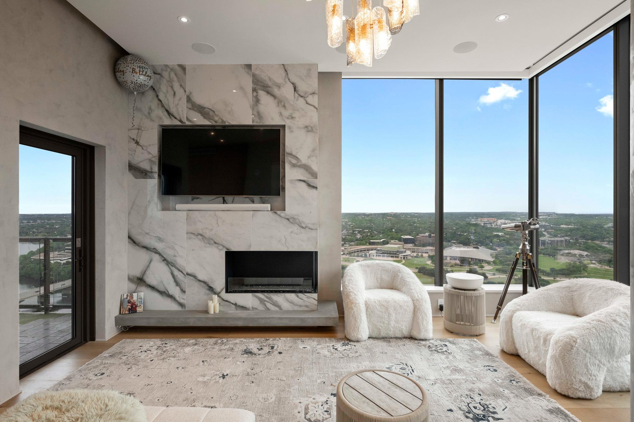 210 Lavaca St # 2706, Austin, TX 78701