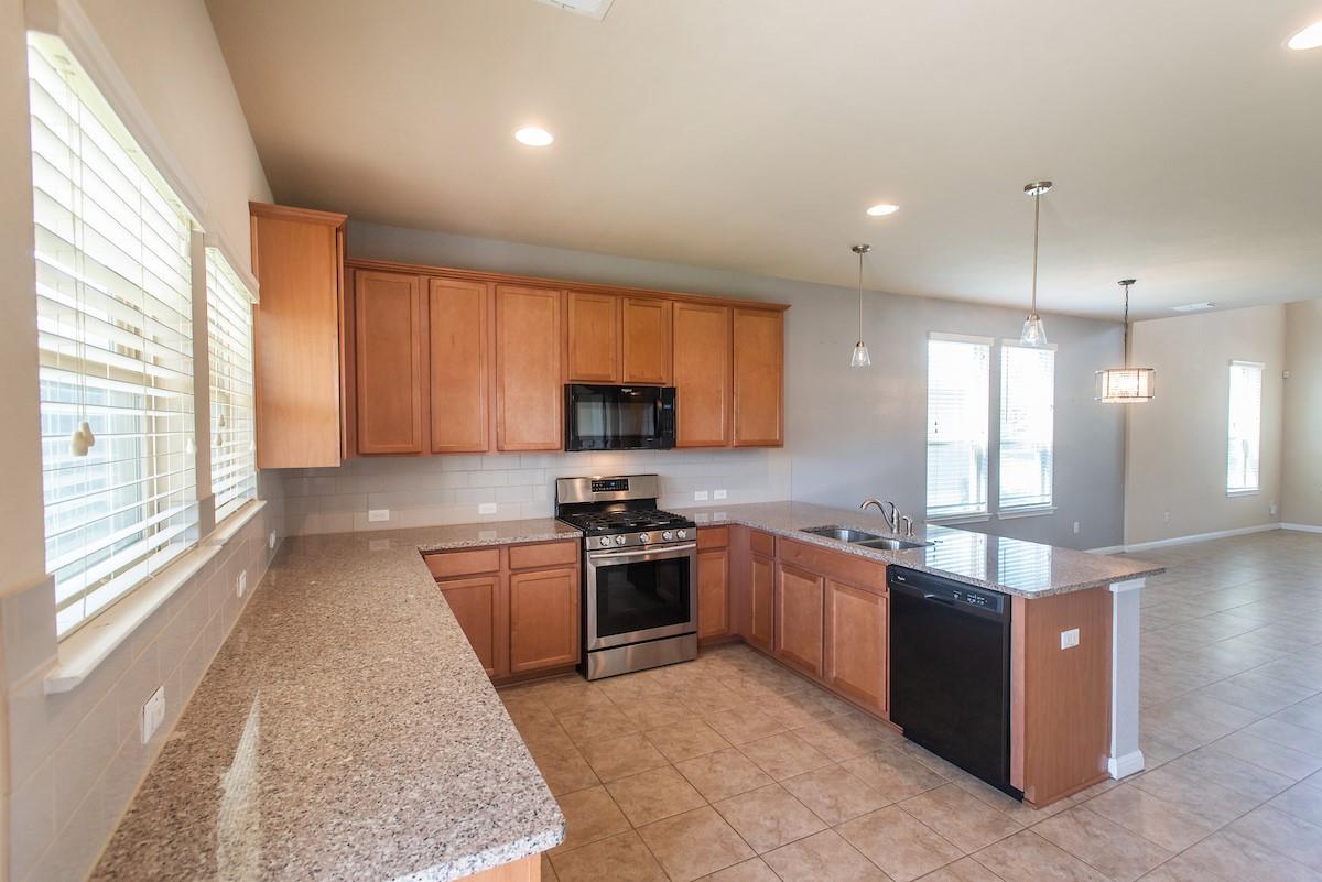 8113 Rosano St, Round Rock, TX 78665
