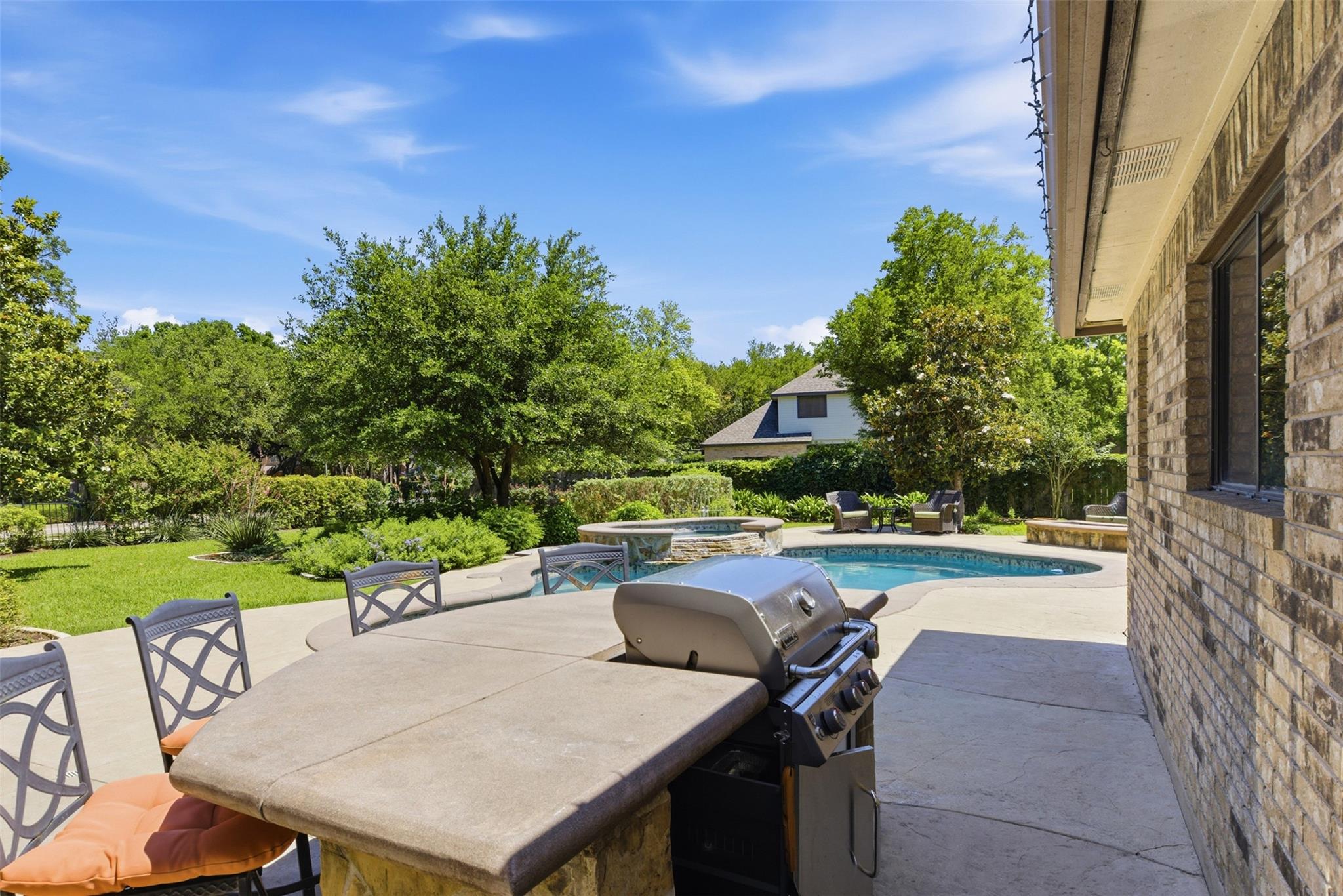 2 Meandering Way, Round Rock, TX 78664