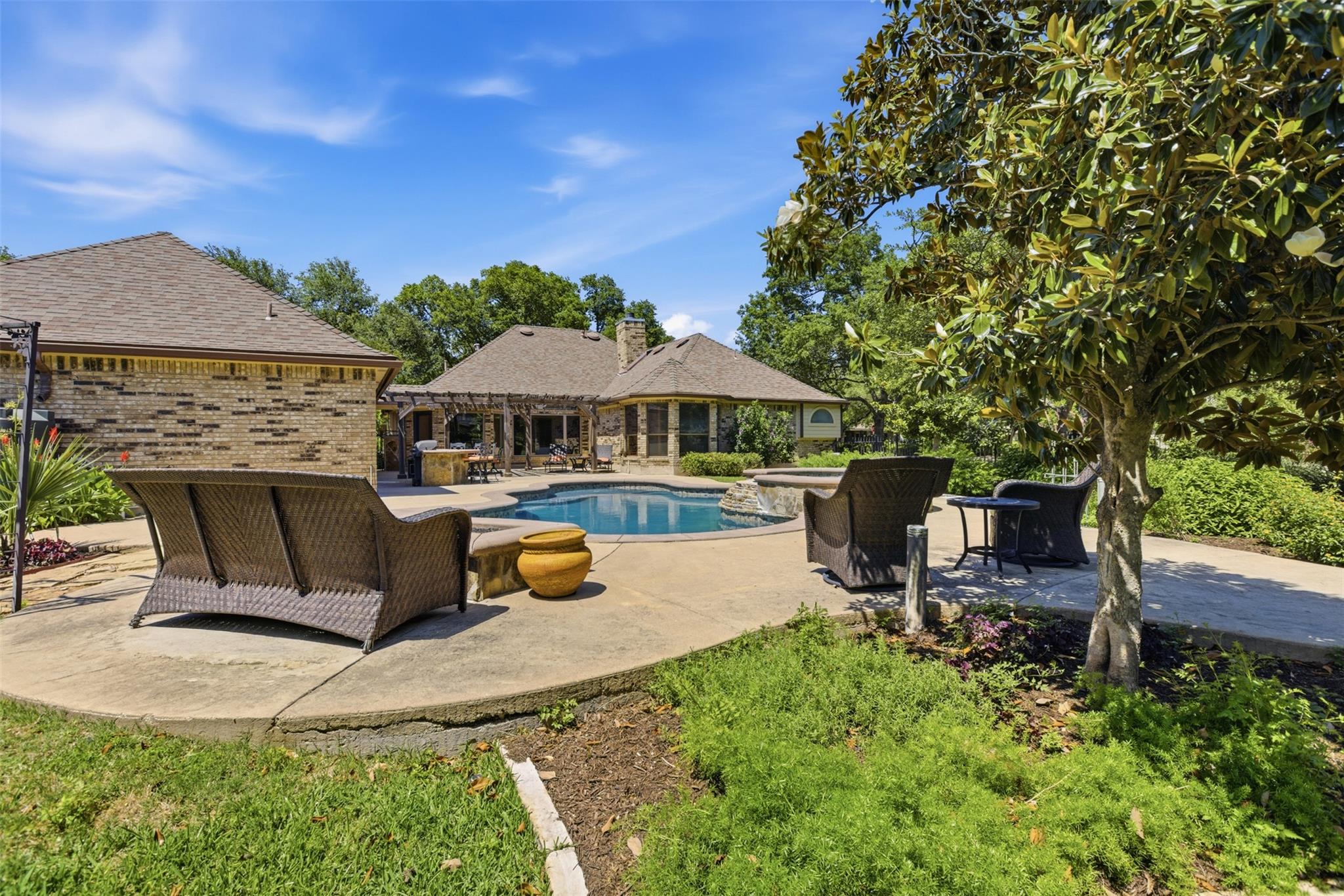 2 Meandering Way, Round Rock, TX 78664