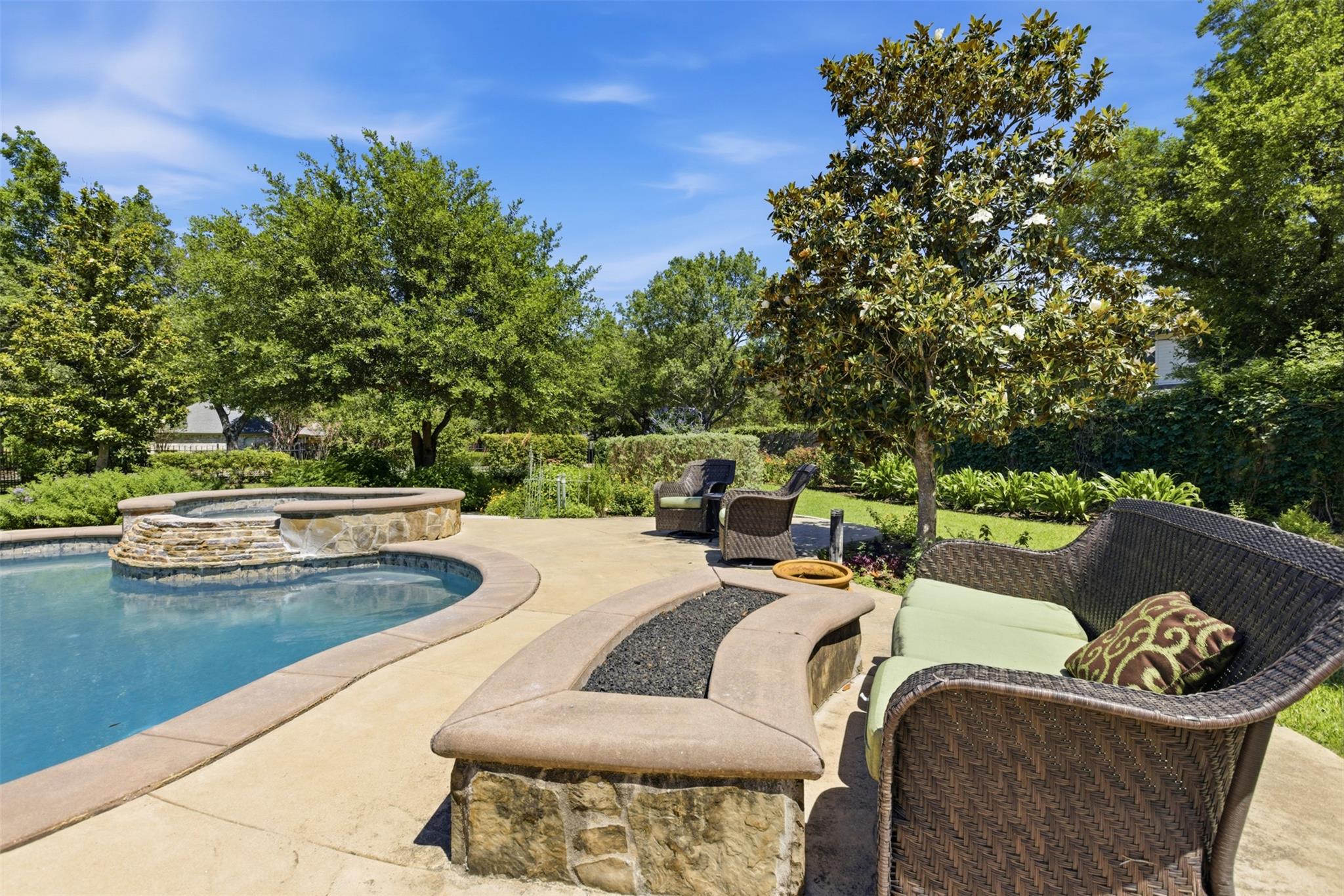 2 Meandering Way, Round Rock, TX 78664