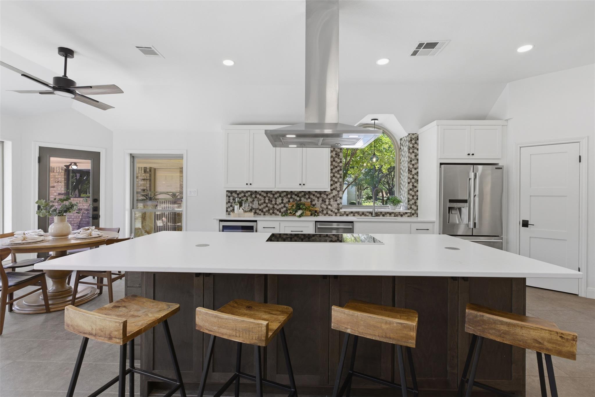 2 Meandering Way, Round Rock, TX 78664