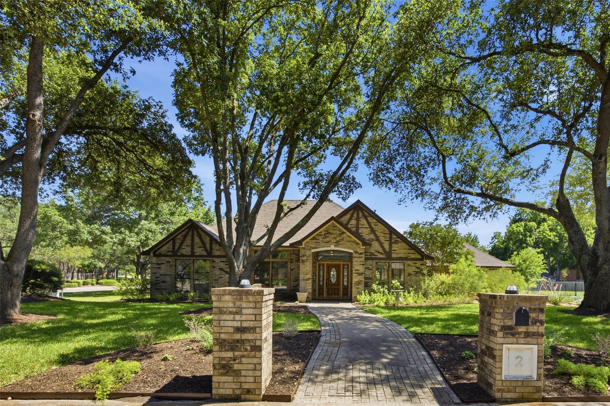 2 Meandering Way, Round Rock, TX 78664