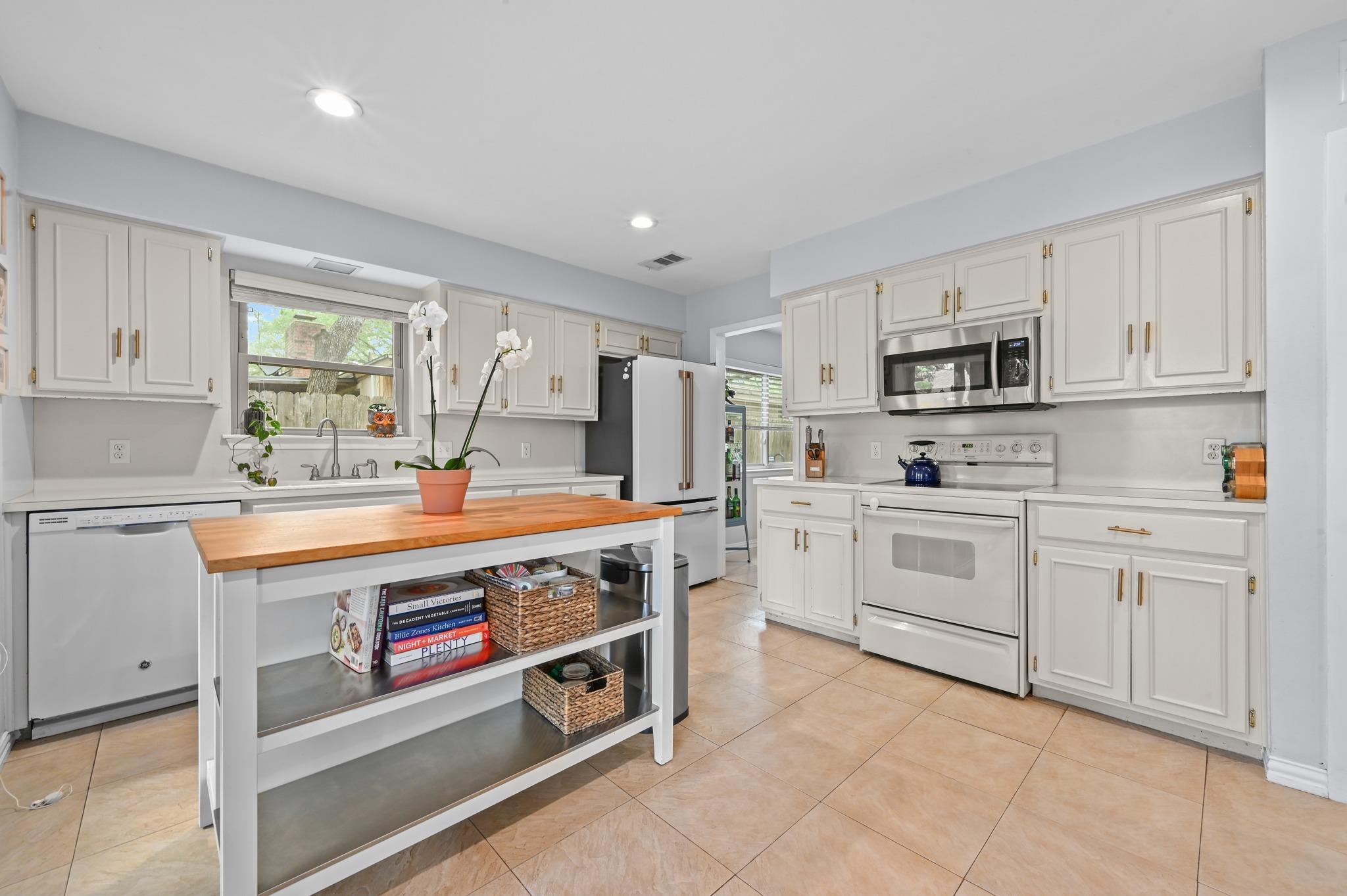 2509 Redleaf Ln, Austin, TX 78745