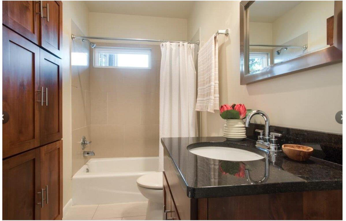 1200 E 11th St # 202, Austin, TX 78702