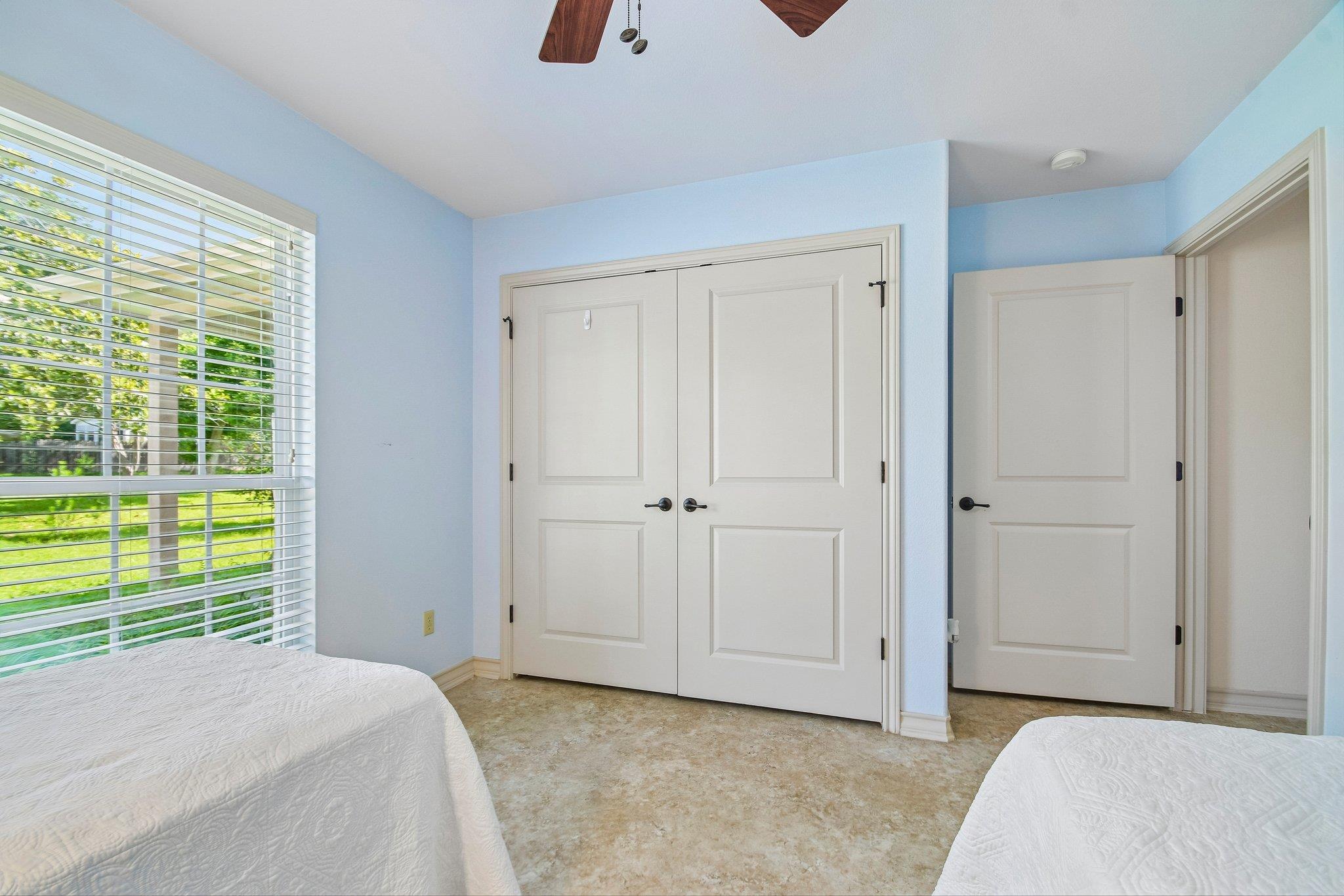 307 W 4th St, Elgin, TX 78621