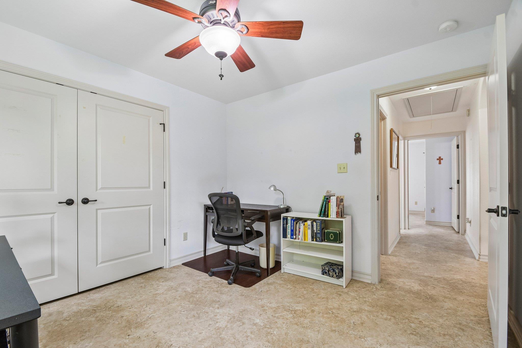 307 W 4th St, Elgin, TX 78621