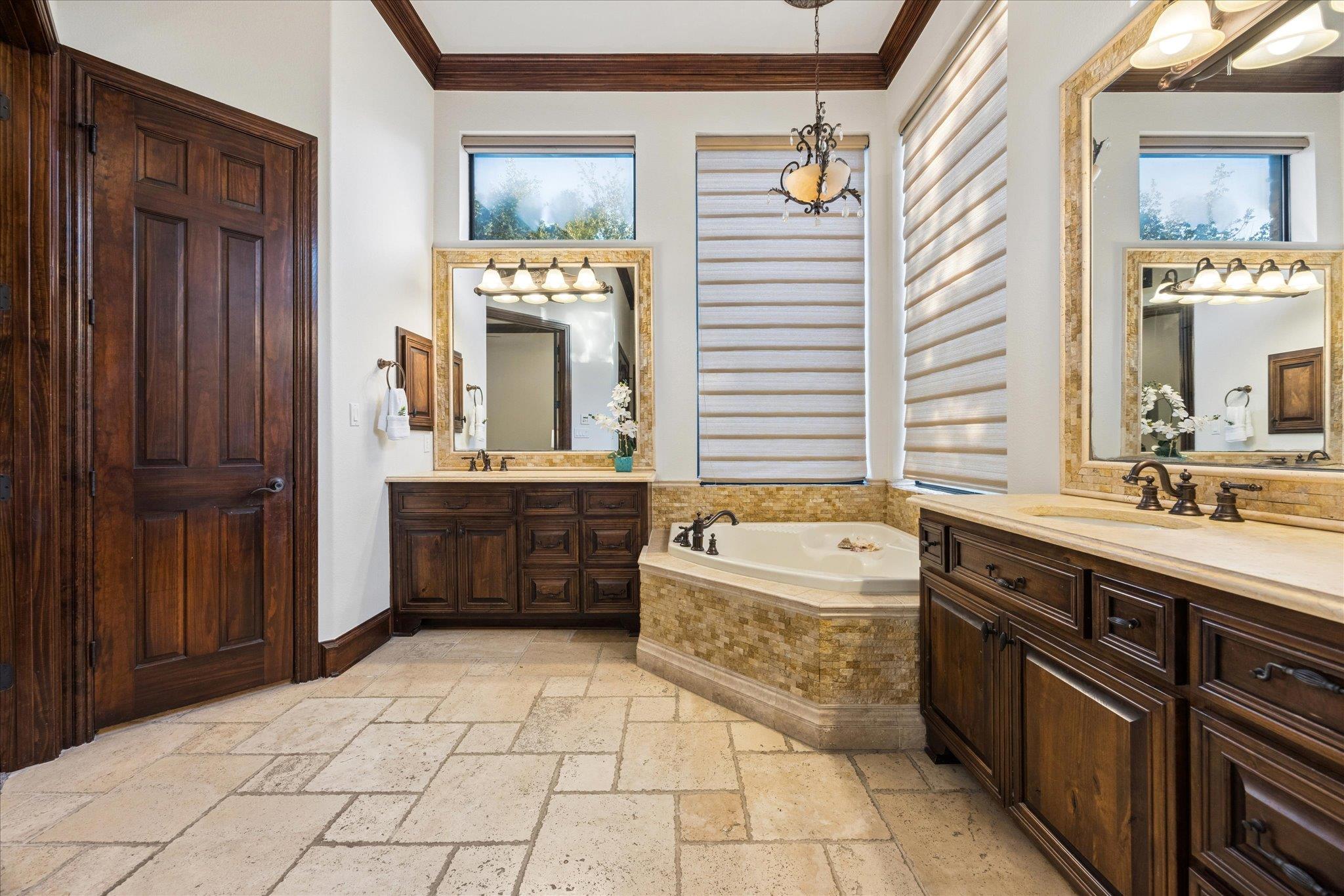 11805 Ranchview Ct, Austin, TX 78732