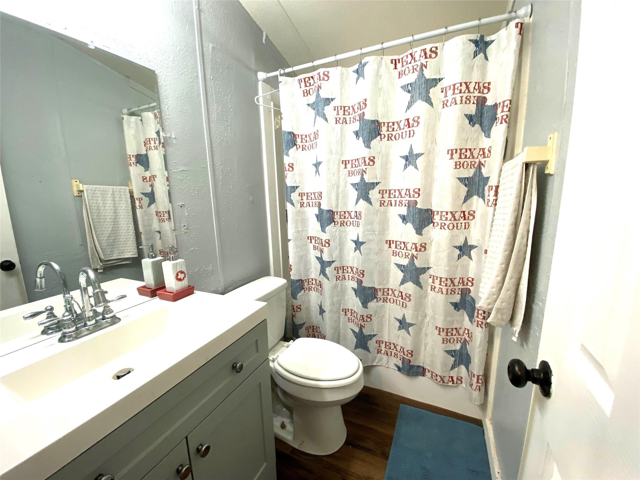 410 W North St, Kyle, TX 78640