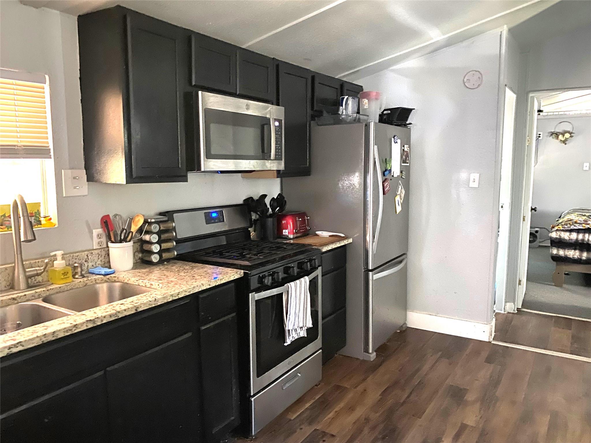 410 W North St, Kyle, TX 78640