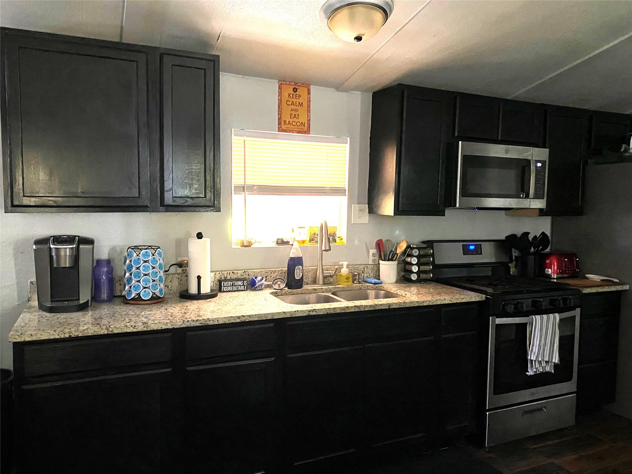 410 W North St, Kyle, TX 78640