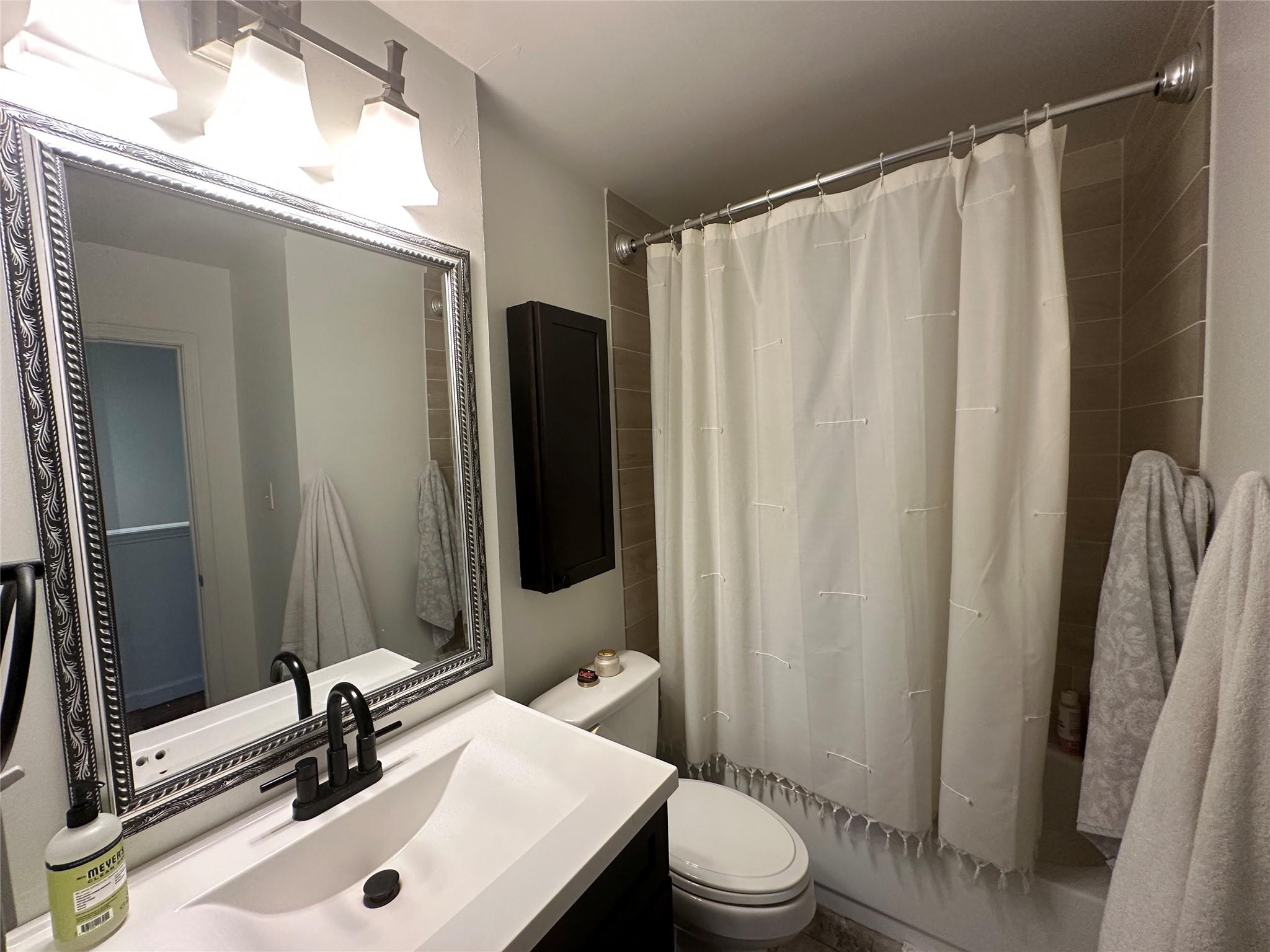 2215 Post Rd # 2002, Austin, TX 78704