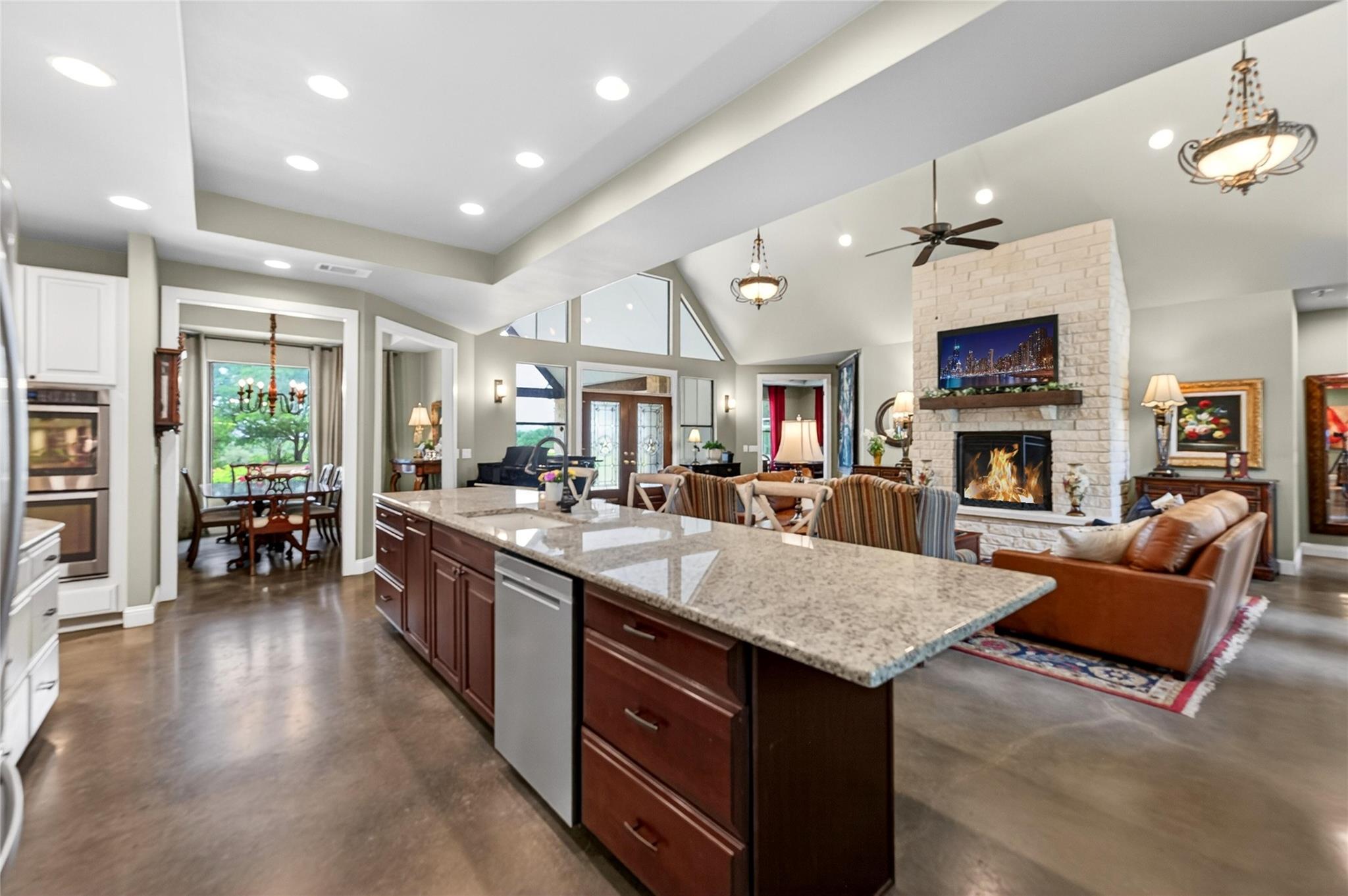1508 Successor Rd, Spicewood, TX 78669
