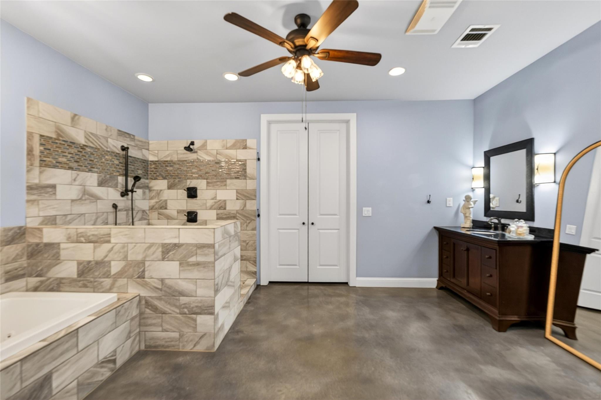 1508 Successor Rd, Spicewood, TX 78669