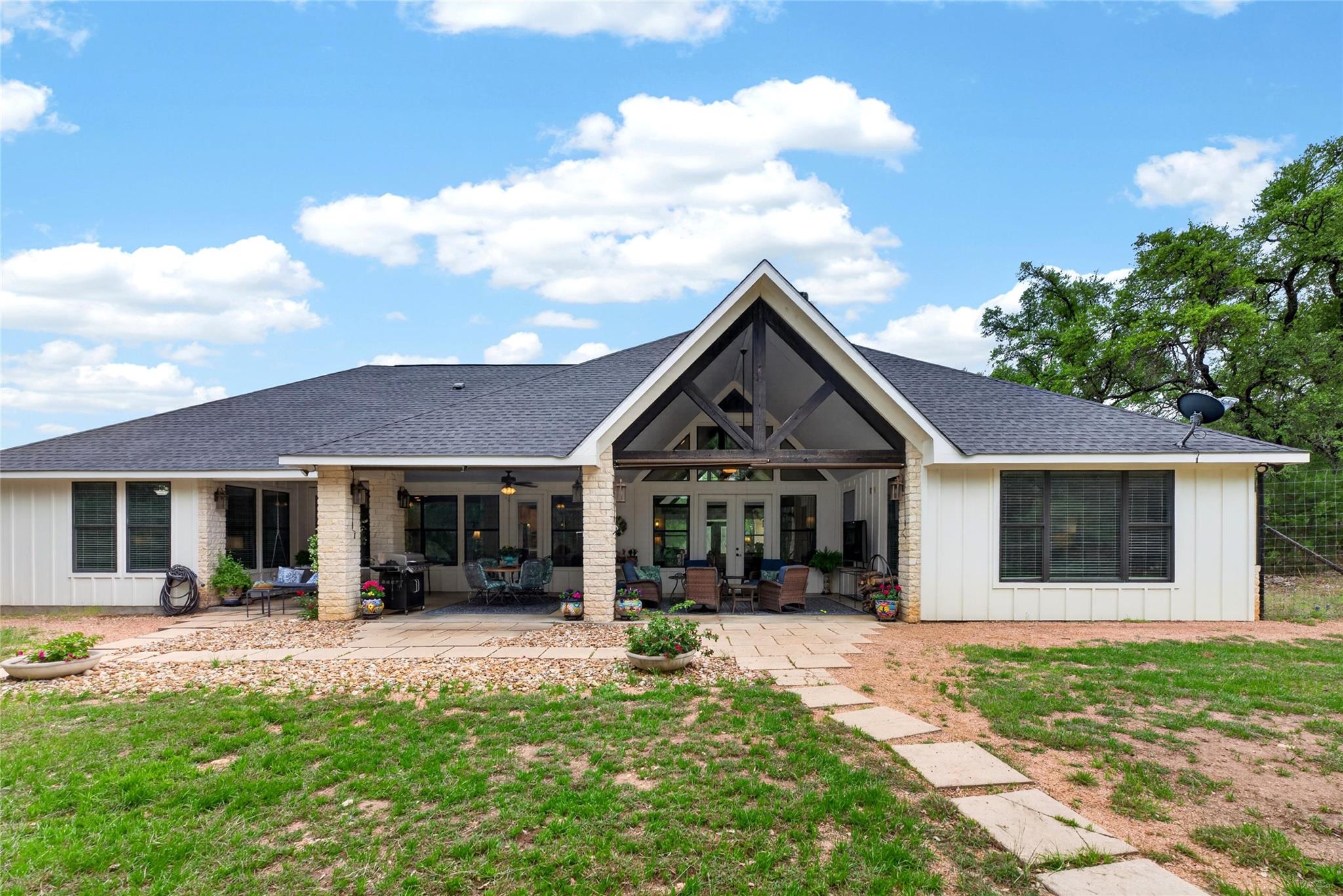 1508 Successor Rd, Spicewood, TX 78669