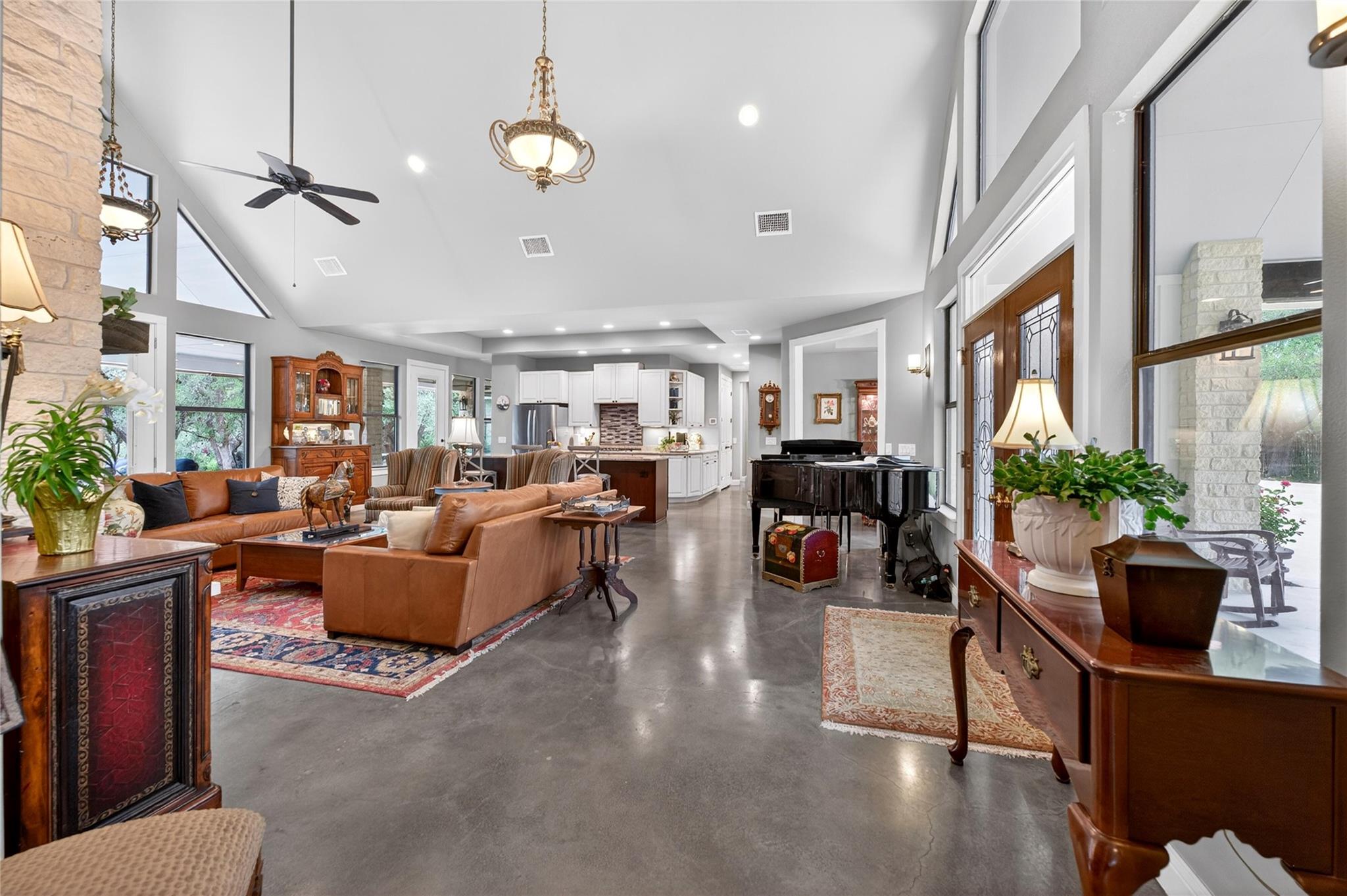 1508 Successor Rd, Spicewood, TX 78669