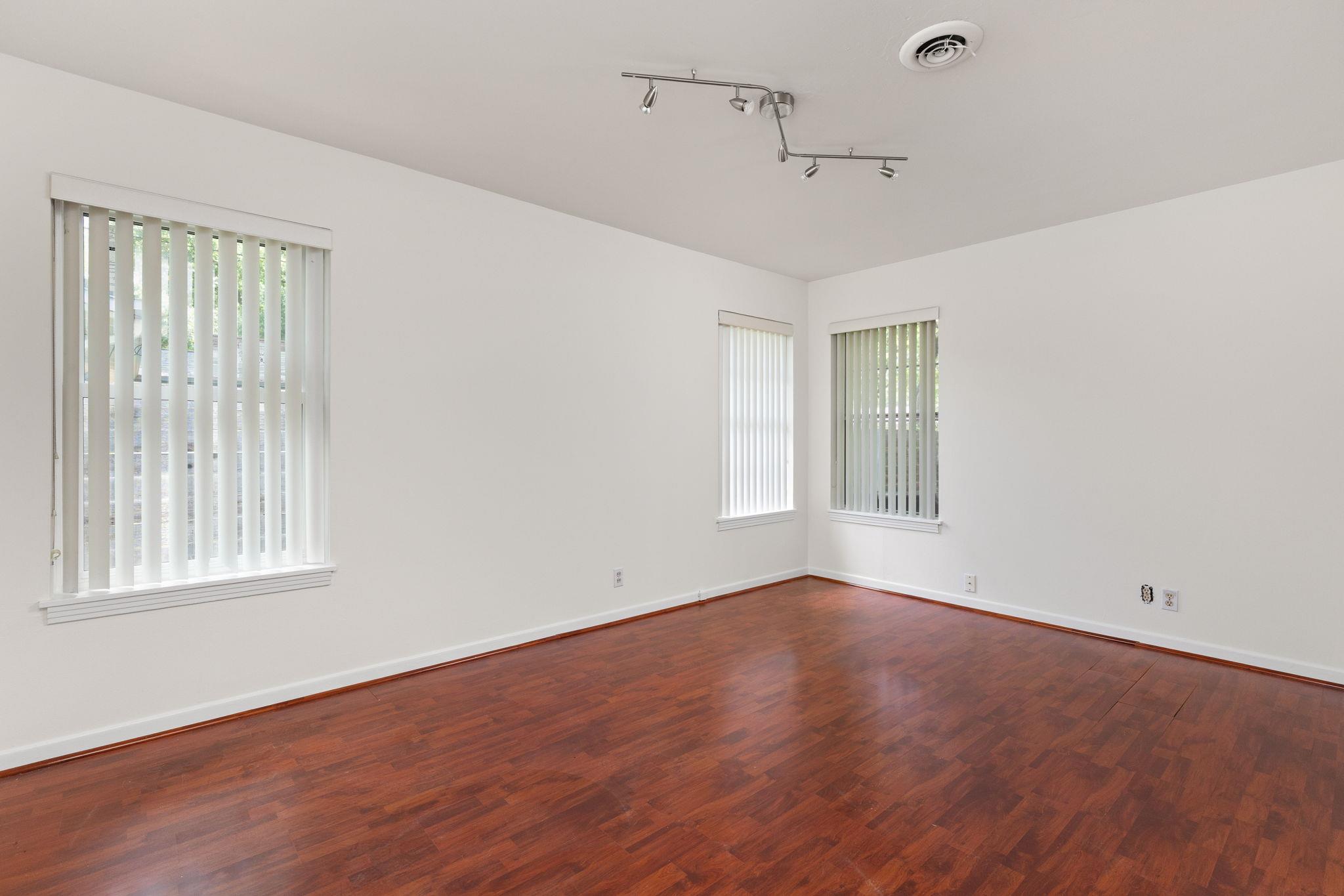 1105 Alegria Rd, Austin, TX 78757