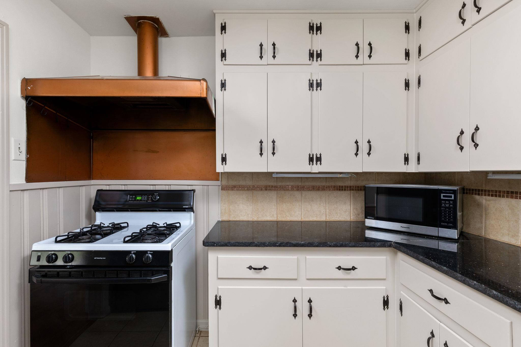 1105 Alegria Rd, Austin, TX 78757