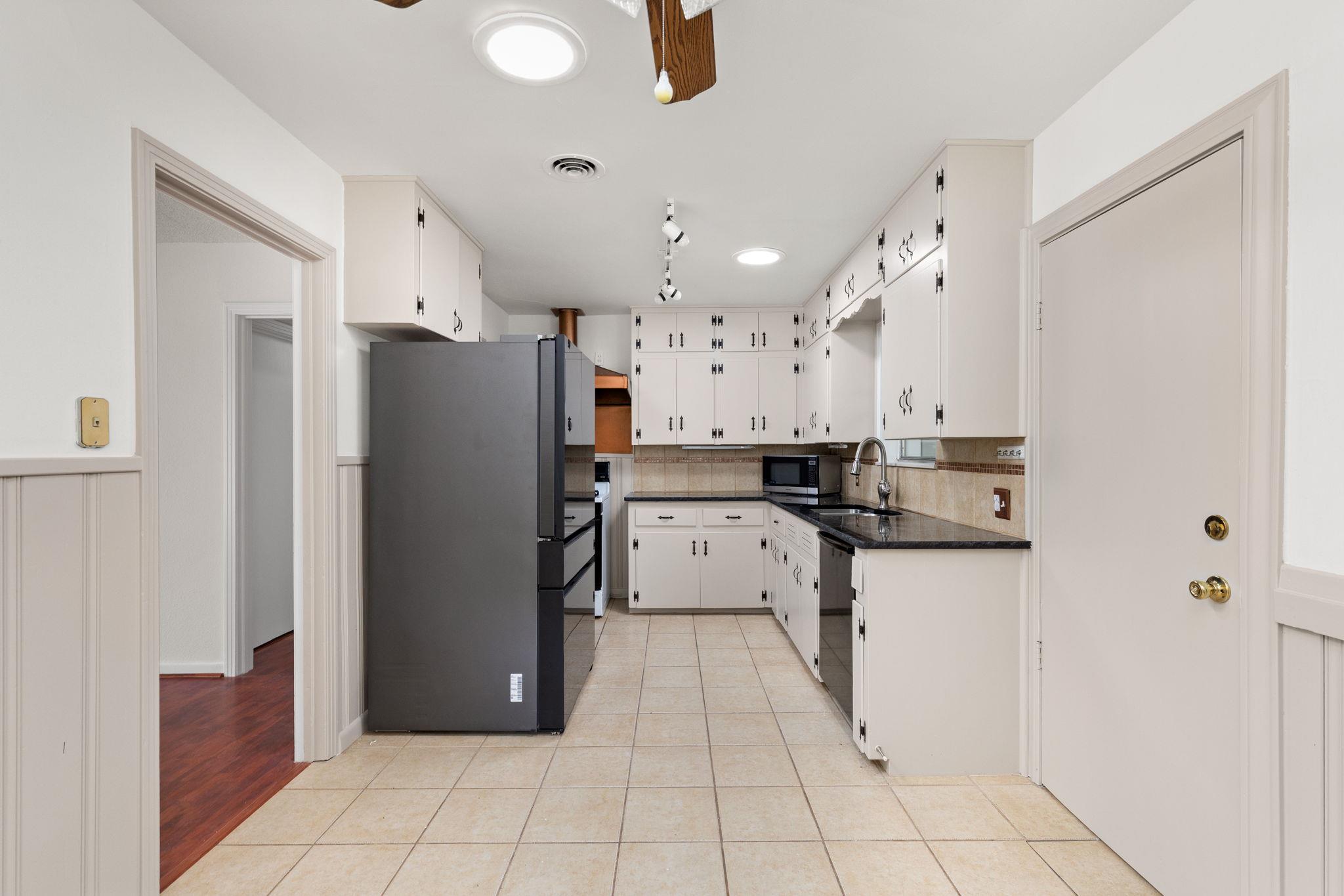 1105 Alegria Rd, Austin, TX 78757