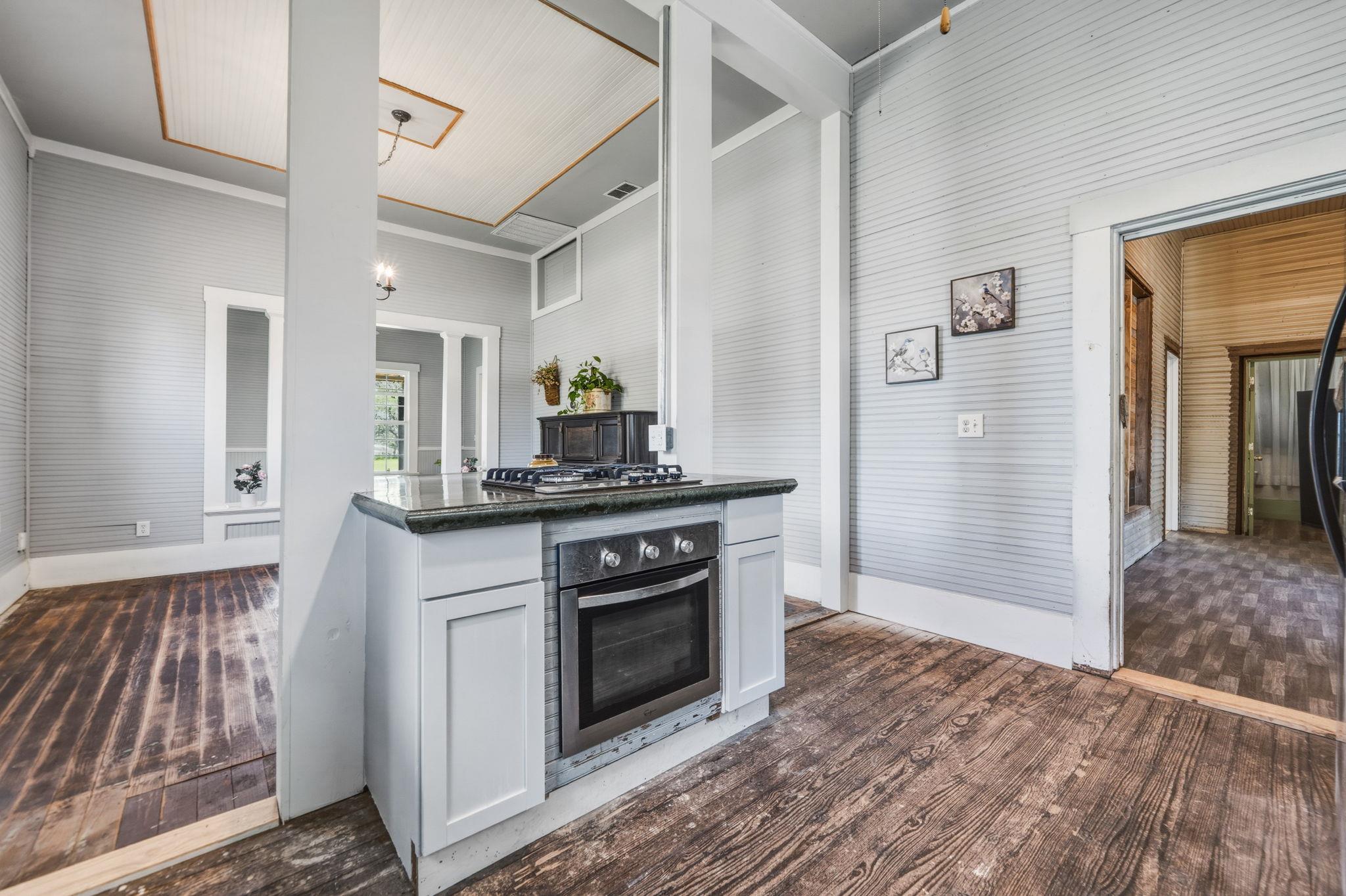 604 Avenue B, Lexington, TX 78947