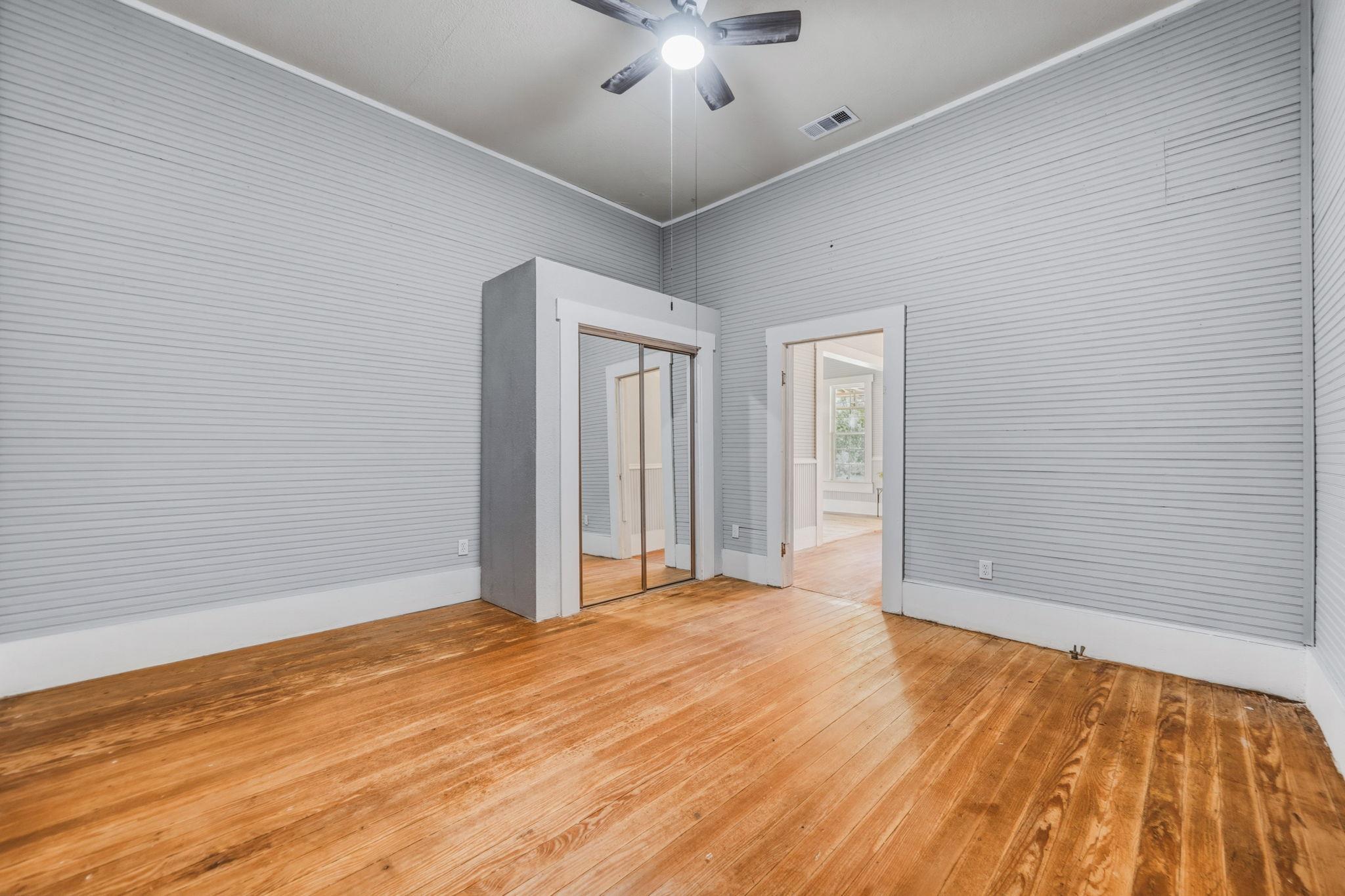 604 Avenue B, Lexington, TX 78947