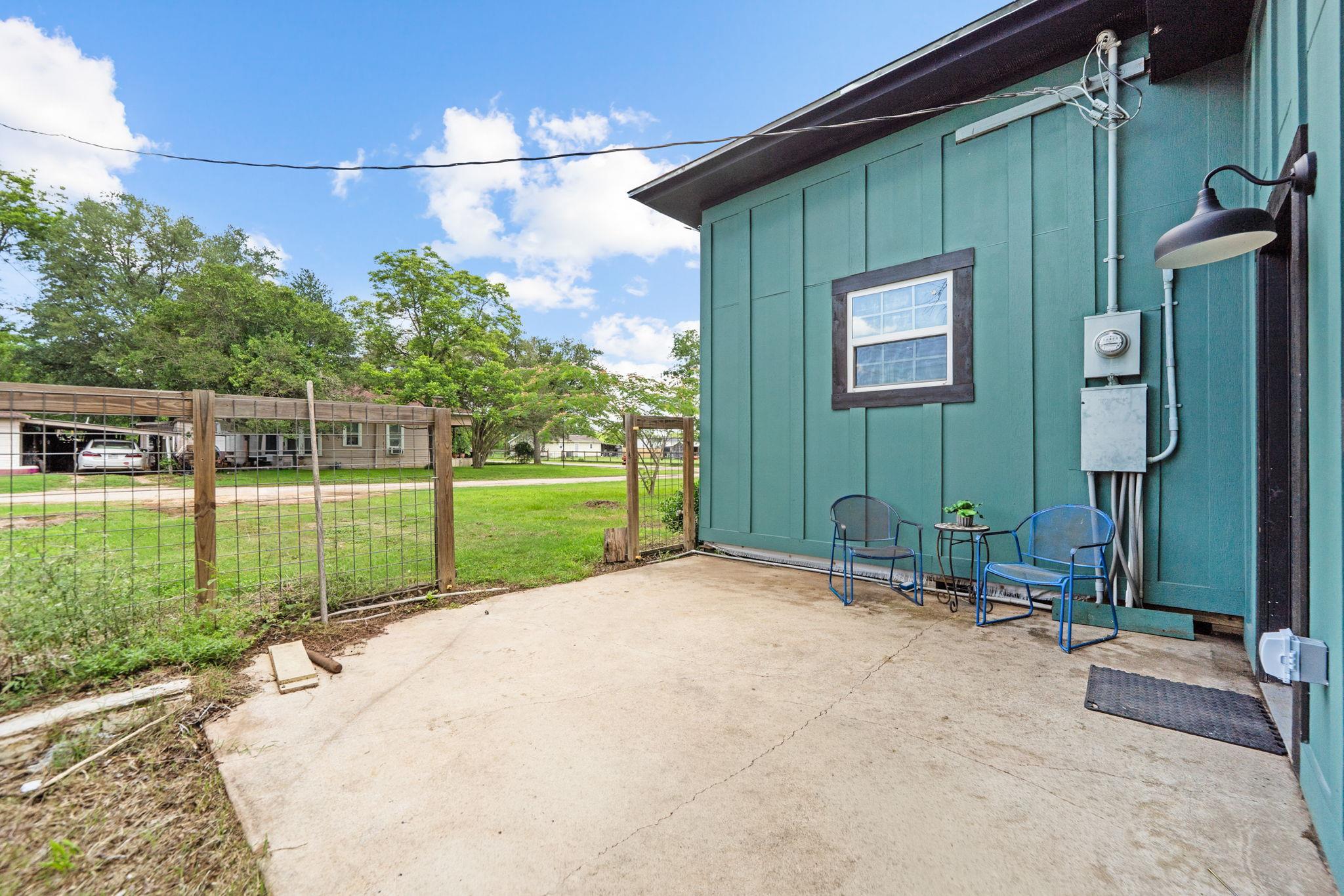 604 Avenue B, Lexington, TX 78947