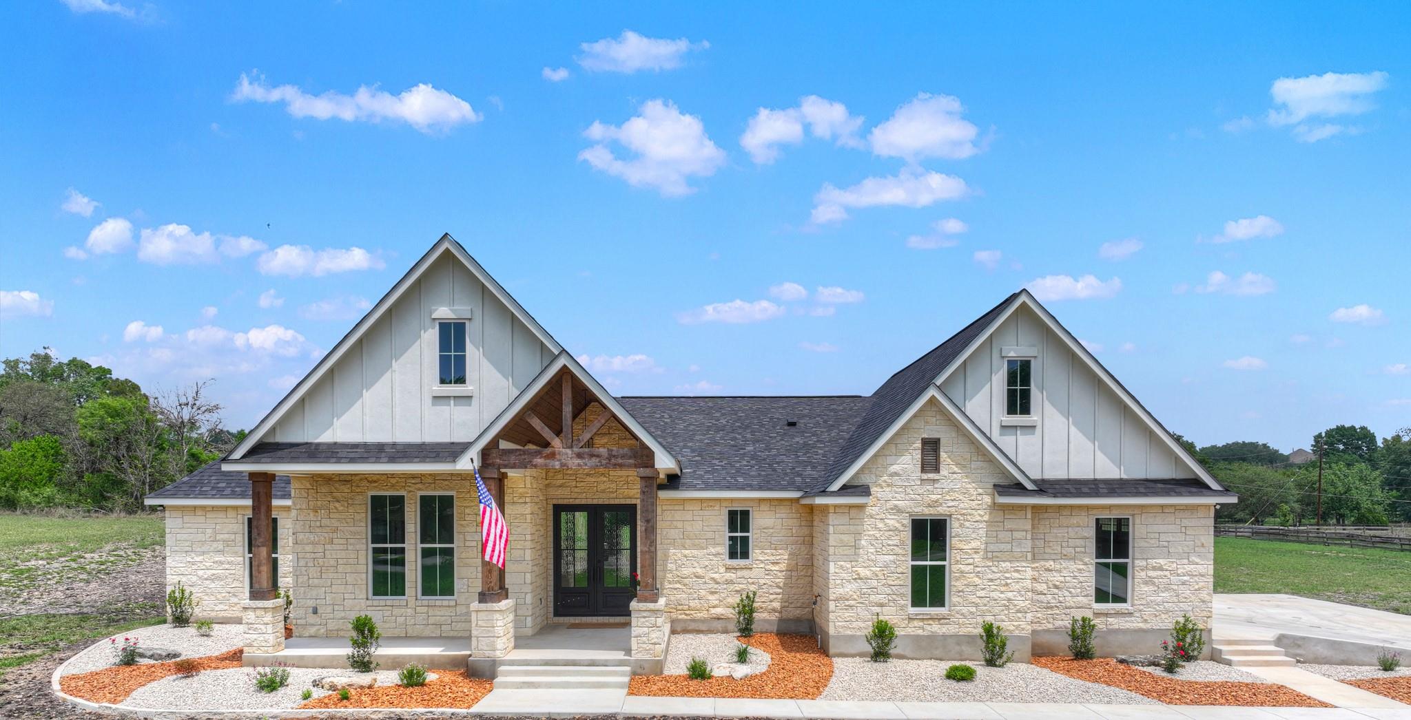 110 LAKE VILLAGE RD Rd, Seguin, TX 78155
