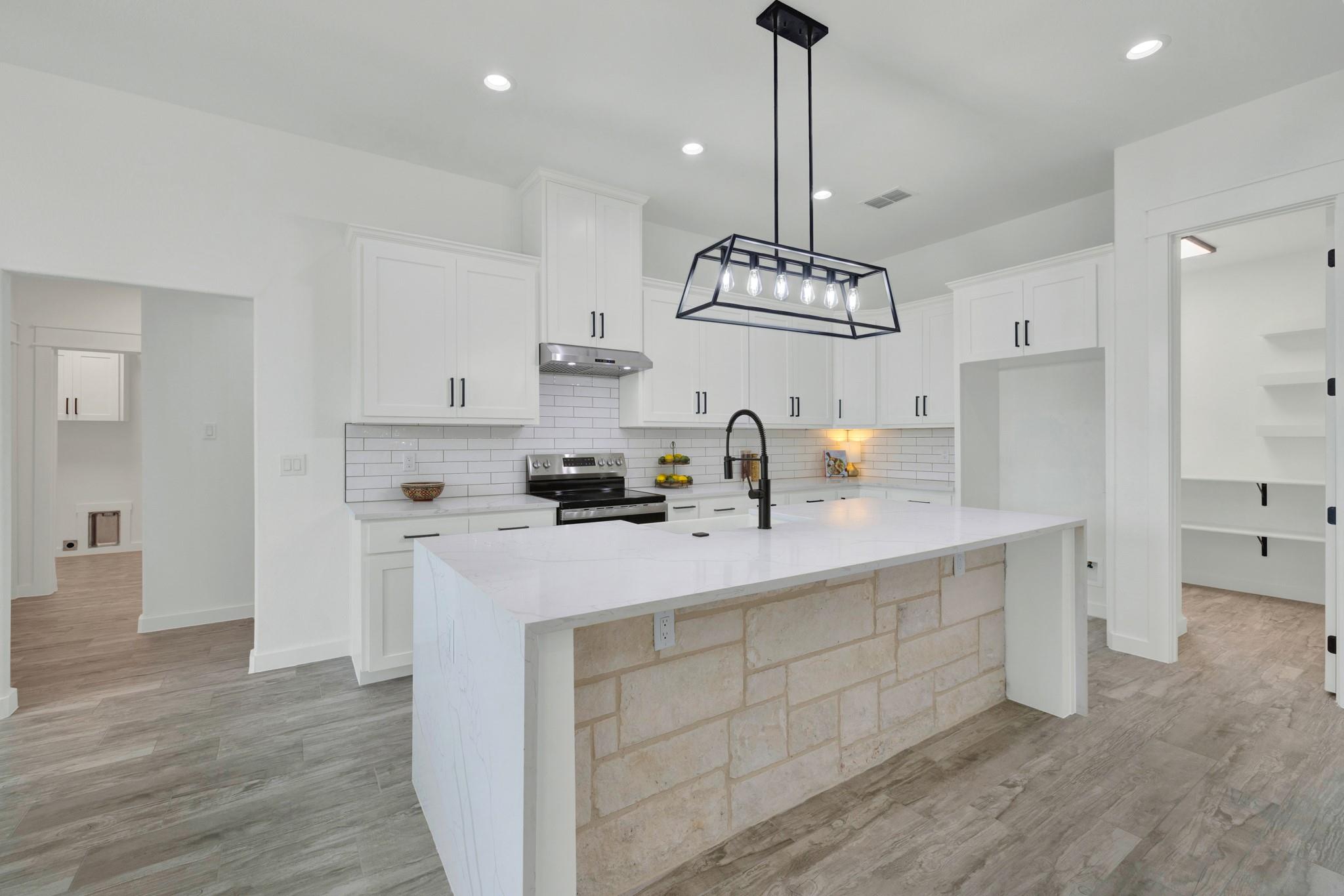 110 LAKE VILLAGE RD Rd, Seguin, TX 78155