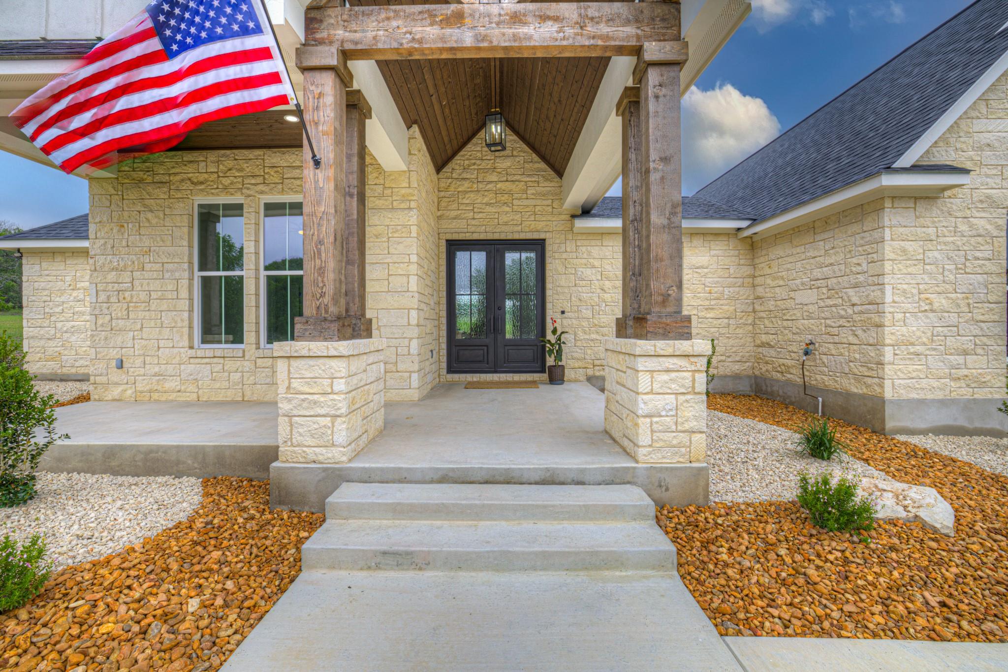 110 LAKE VILLAGE RD Rd, Seguin, TX 78155