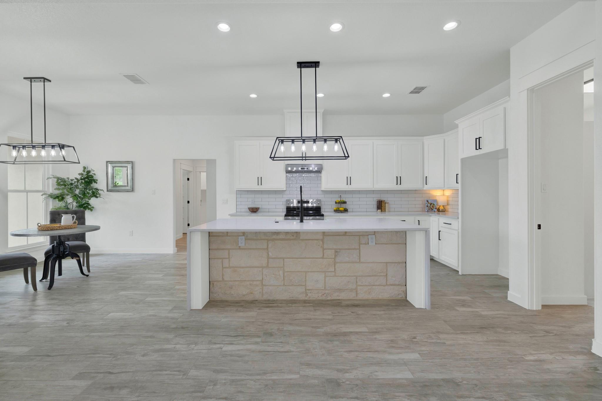 110 LAKE VILLAGE RD Rd, Seguin, TX 78155