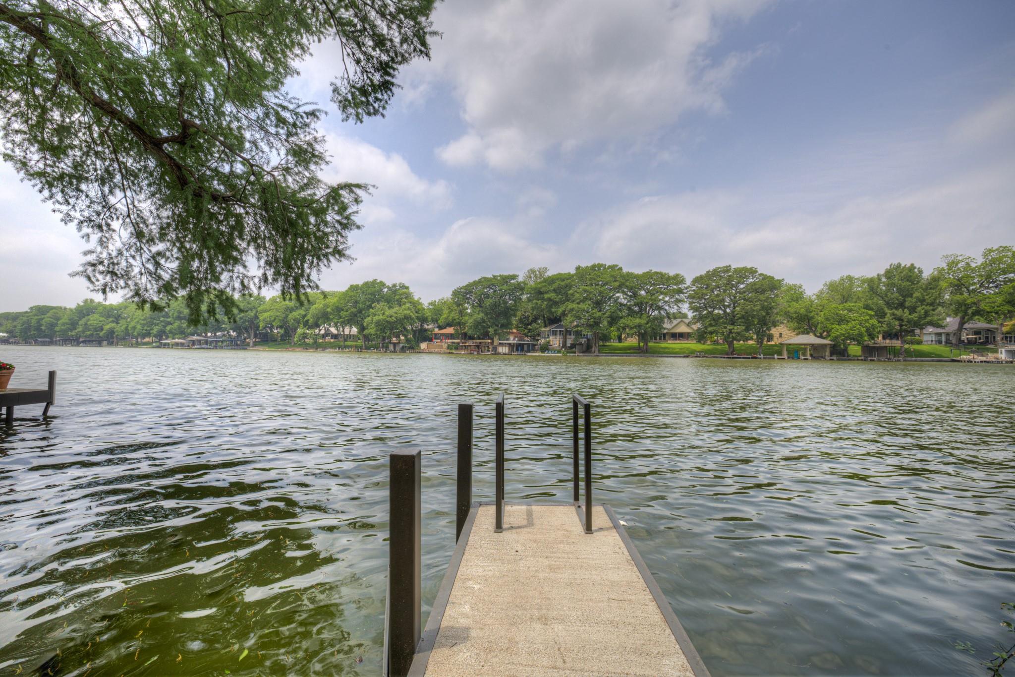 110 LAKE VILLAGE RD Rd, Seguin, TX 78155