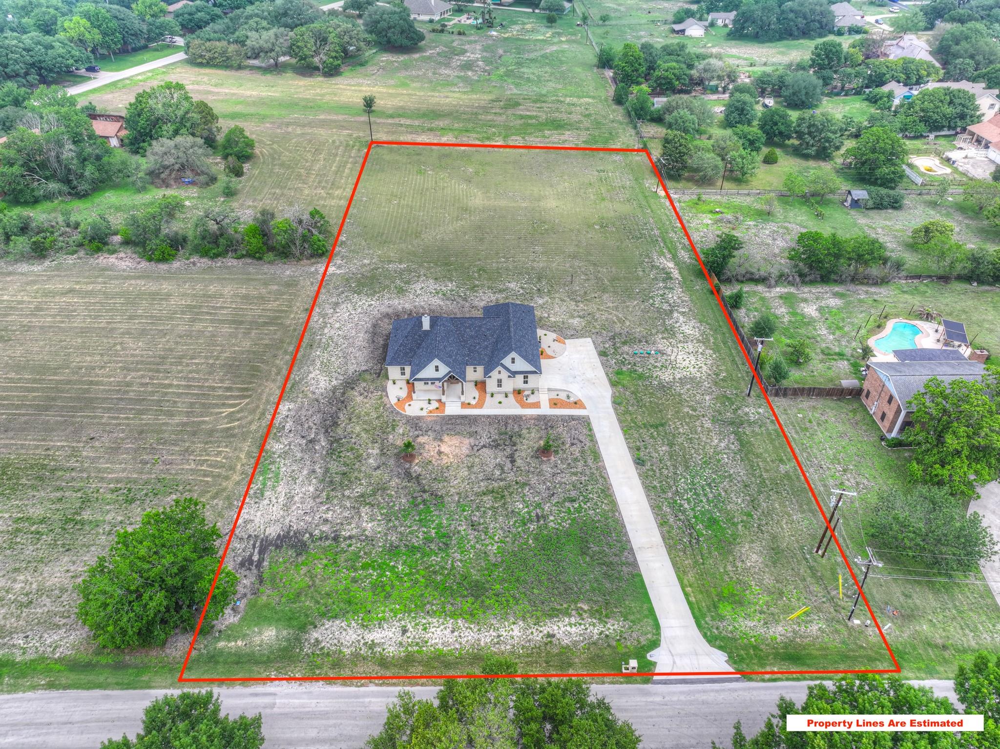 110 LAKE VILLAGE RD Rd, Seguin, TX 78155