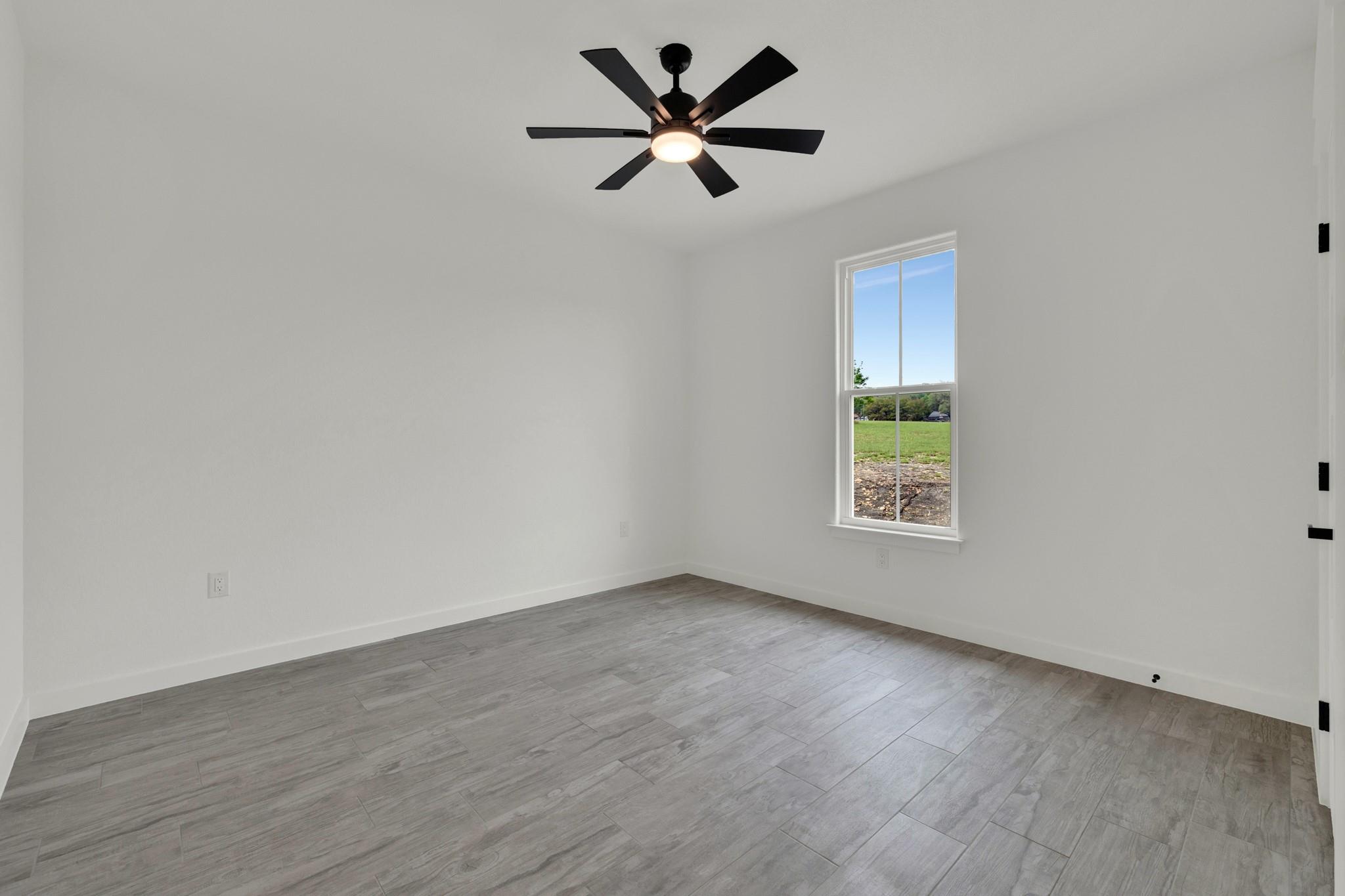 110 LAKE VILLAGE RD Rd, Seguin, TX 78155