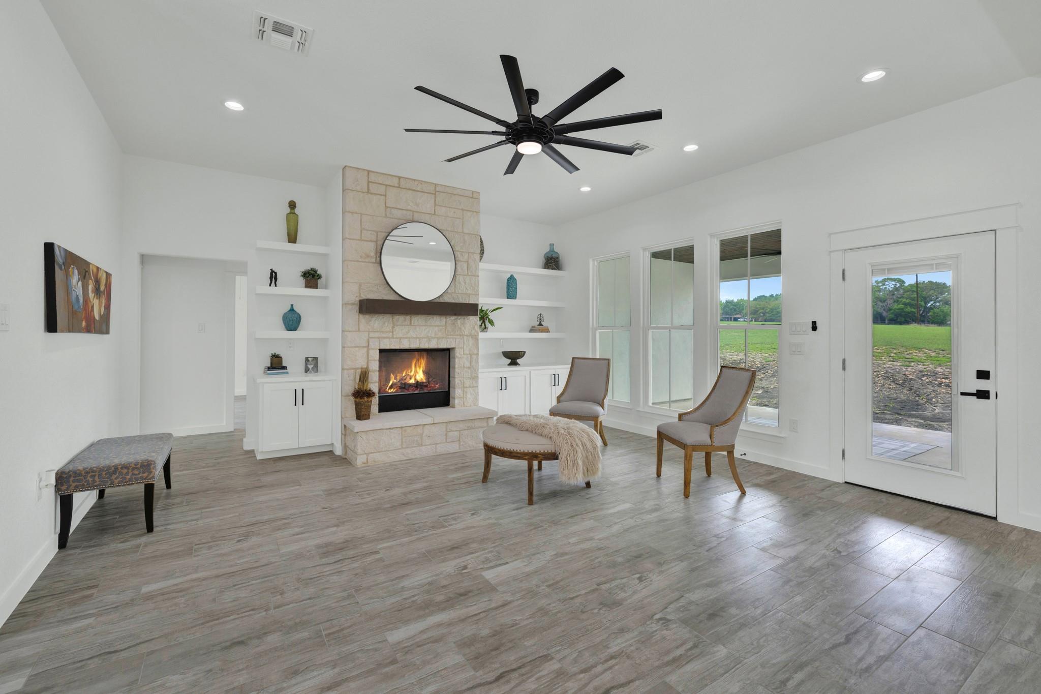 110 LAKE VILLAGE RD Rd, Seguin, TX 78155