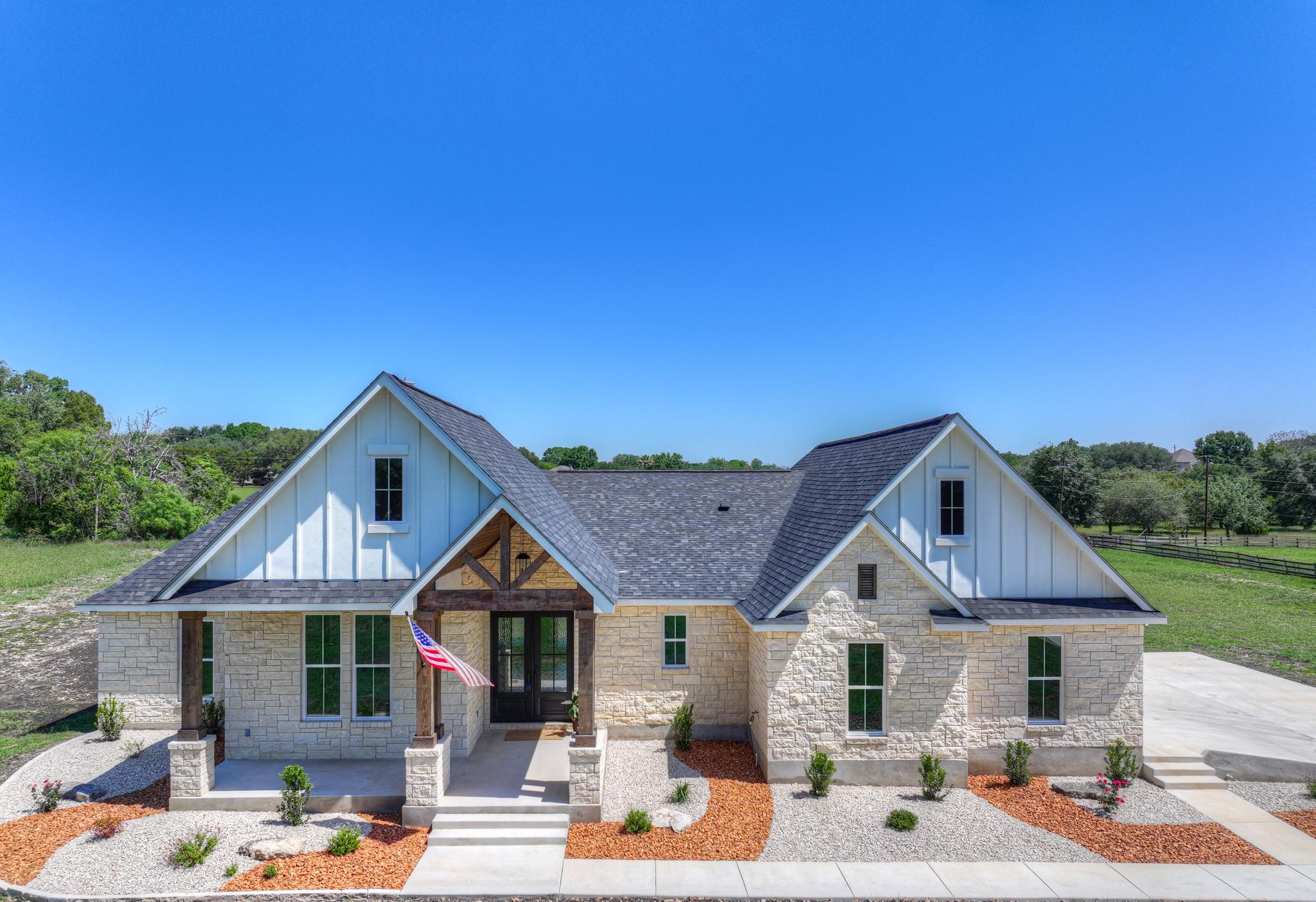 110 Lake Village Rd, Seguin, TX 78155