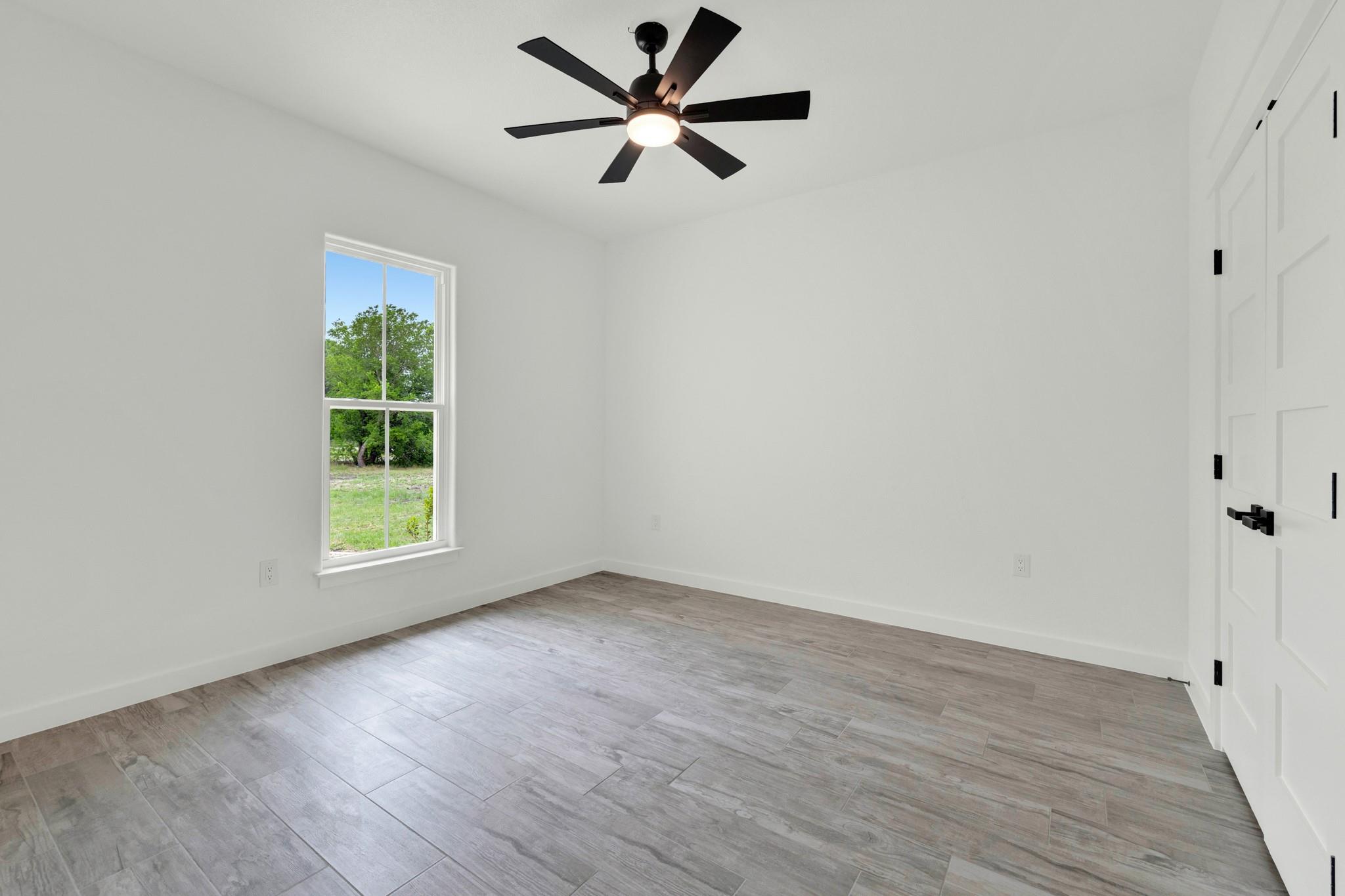 110 LAKE VILLAGE RD Rd, Seguin, TX 78155