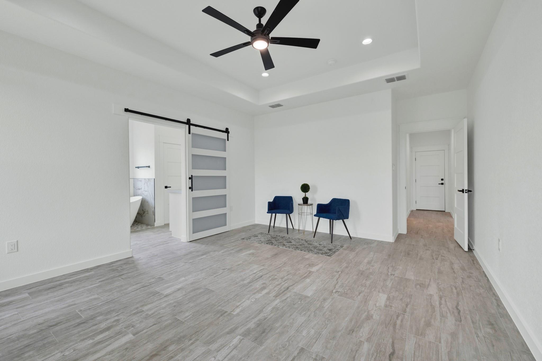 110 LAKE VILLAGE RD Rd, Seguin, TX 78155