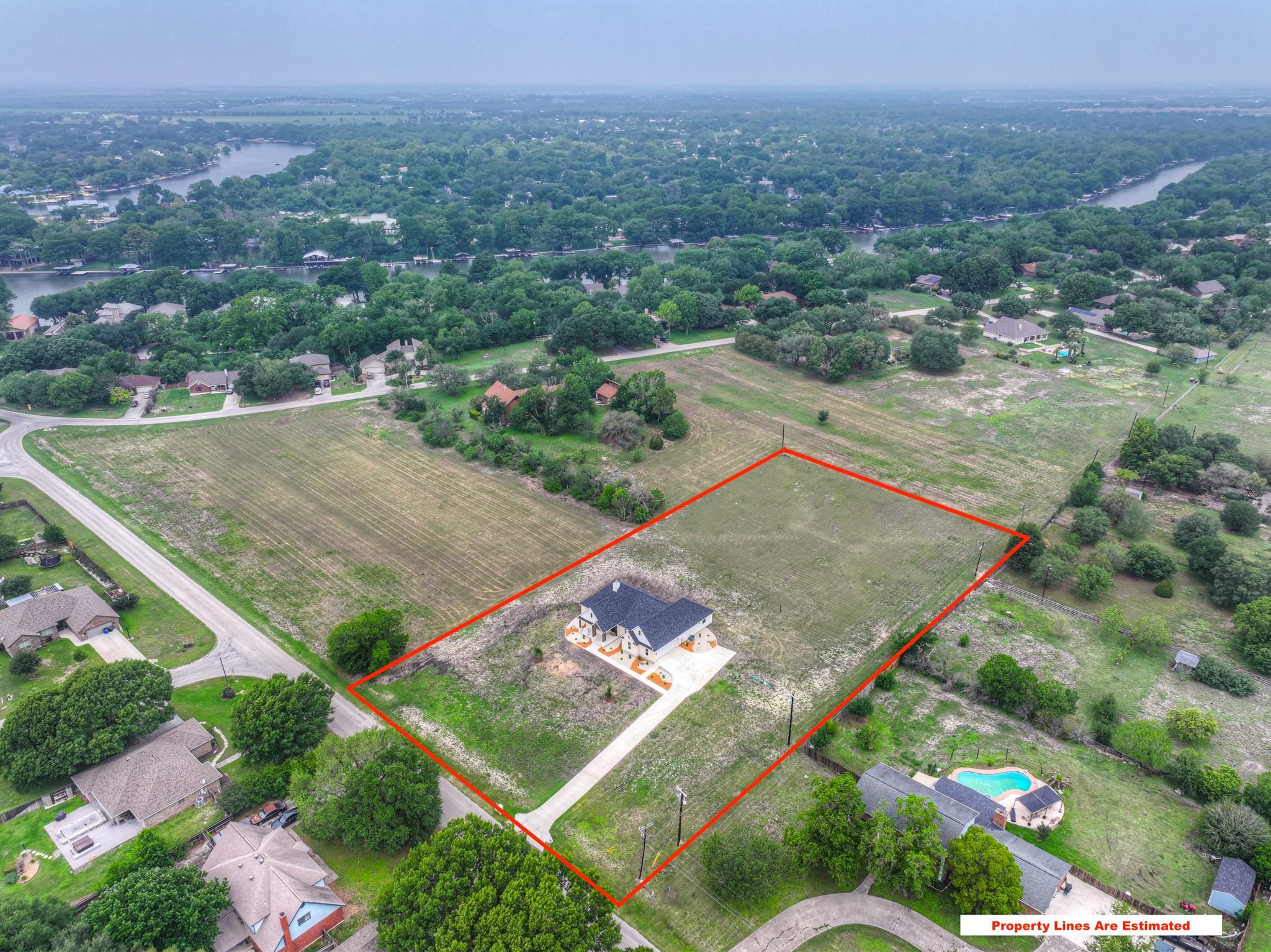 110 LAKE VILLAGE RD Rd, Seguin, TX 78155