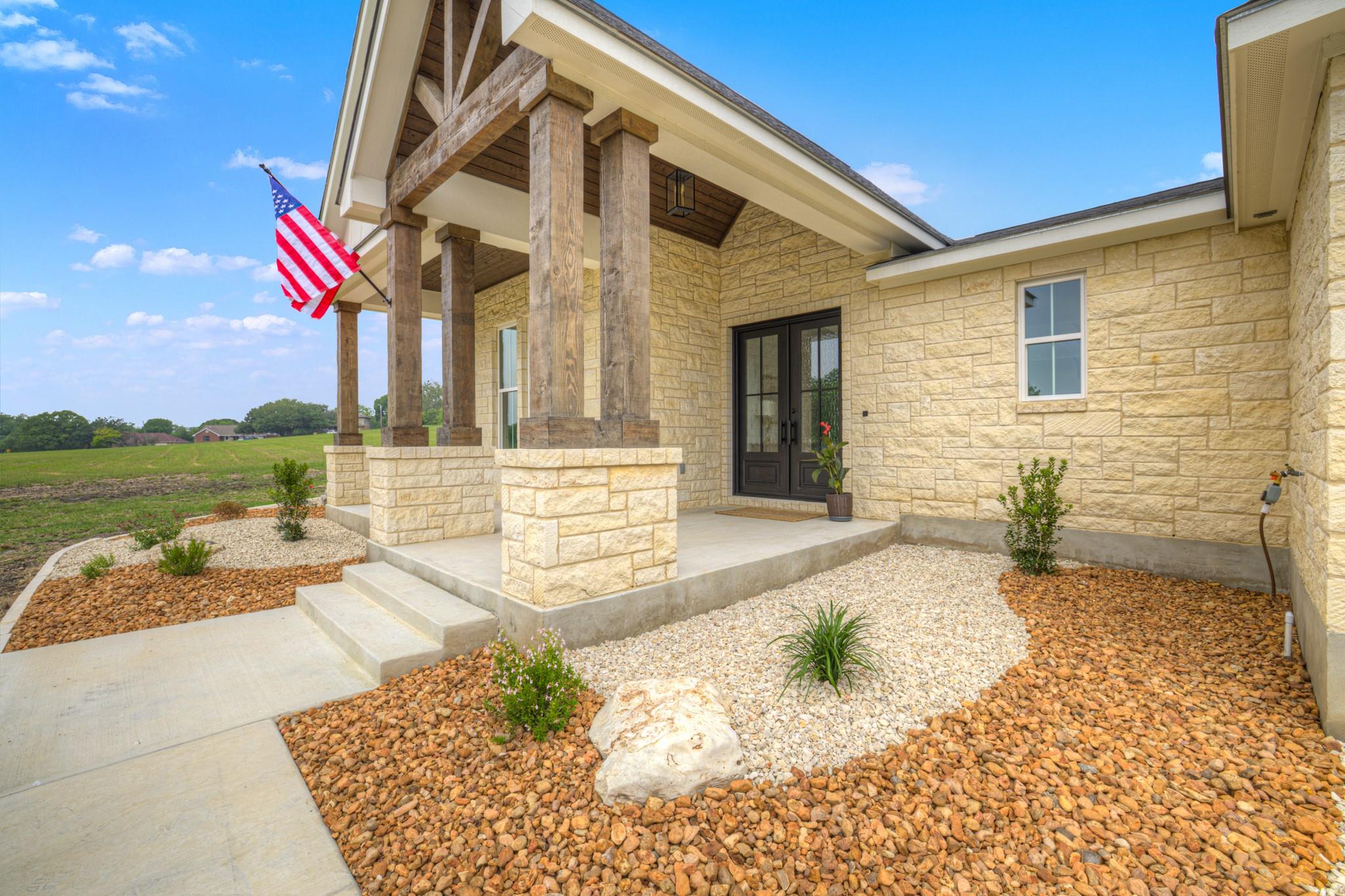 110 LAKE VILLAGE RD Rd, Seguin, TX 78155