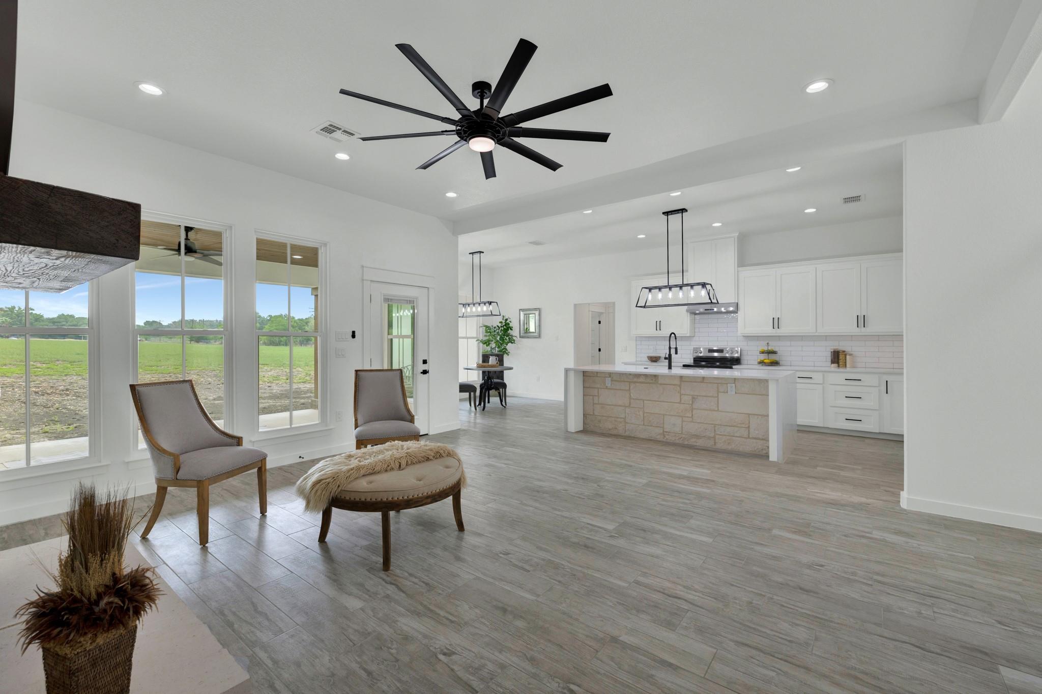 110 LAKE VILLAGE RD Rd, Seguin, TX 78155