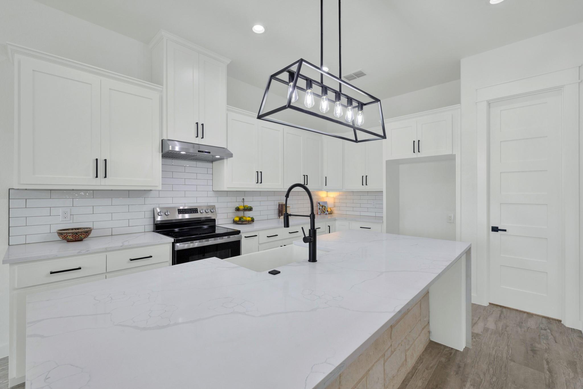 110 LAKE VILLAGE RD Rd, Seguin, TX 78155