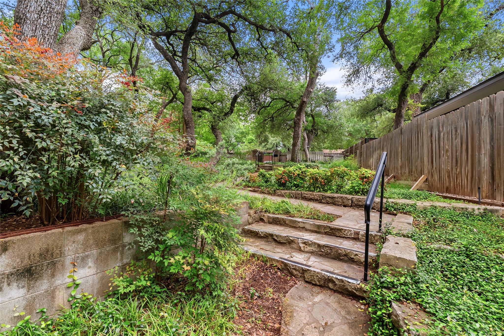 4927 Strass Dr, Austin, TX 78731