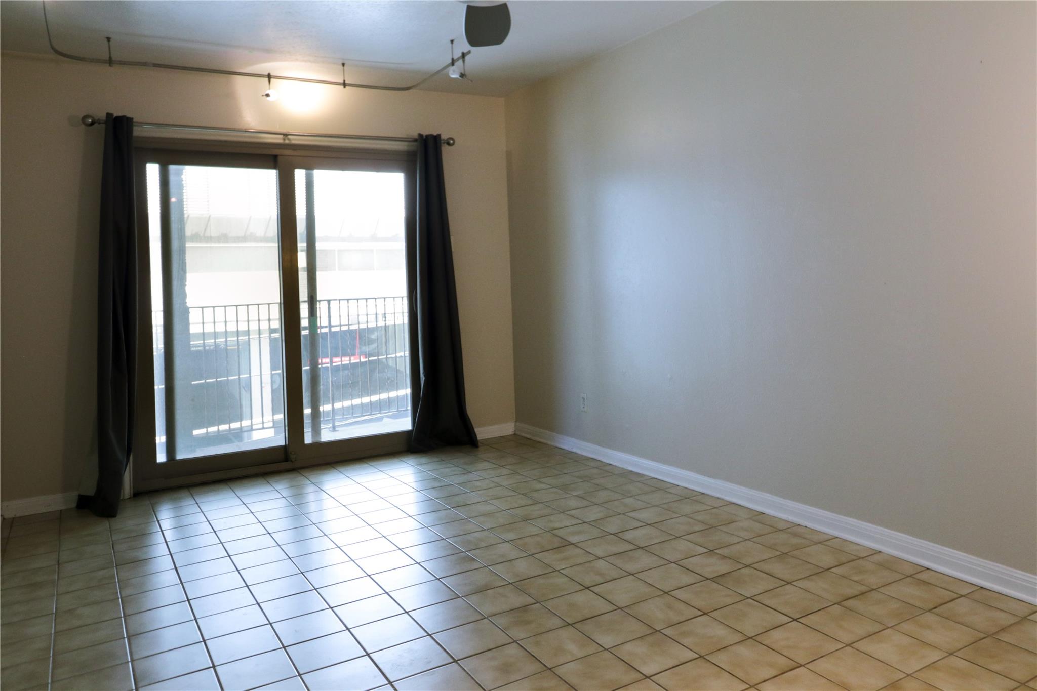 505 W 7th St # 319, Austin, TX 78701