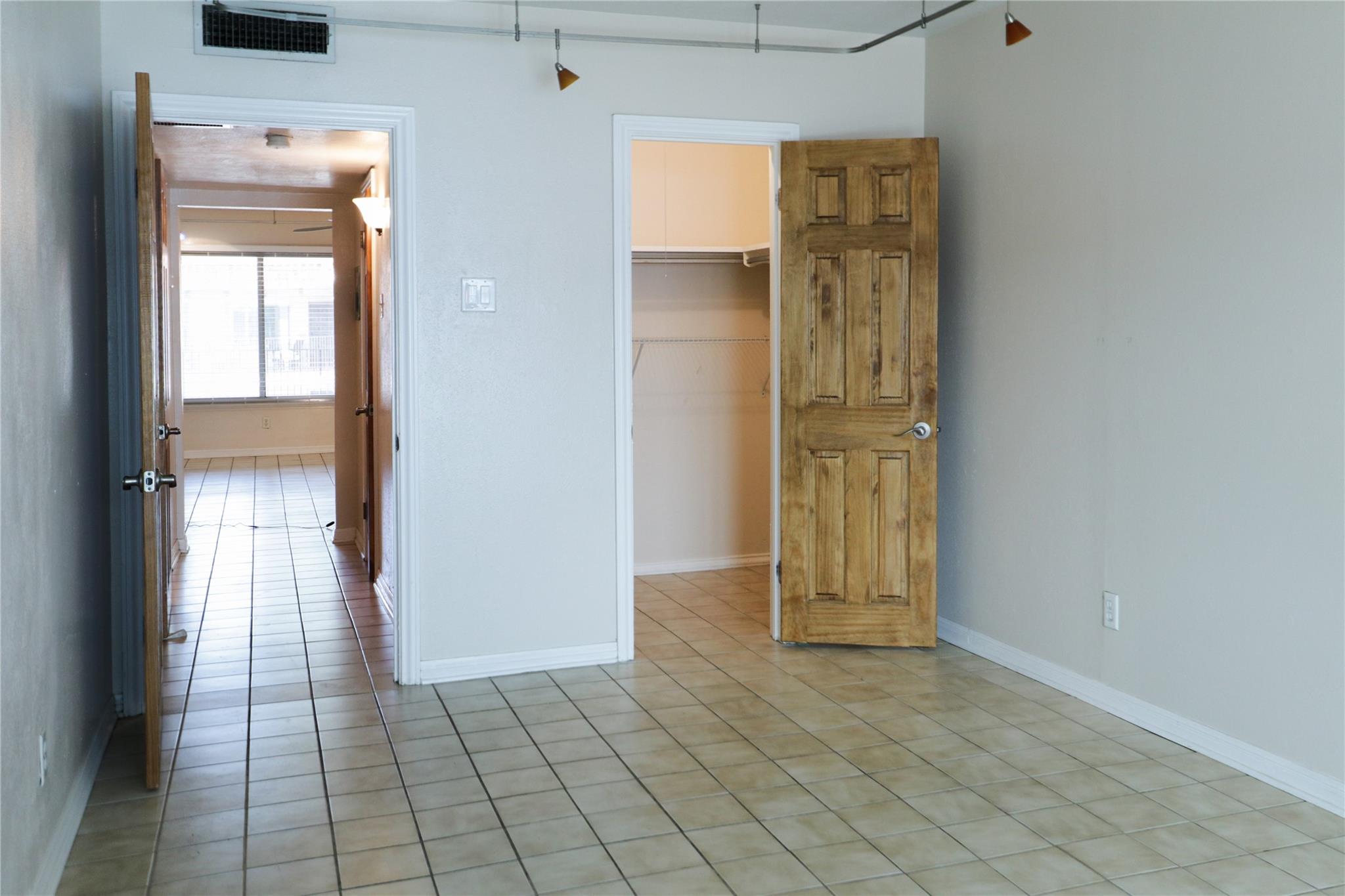 505 W 7th St # 319, Austin, TX 78701
