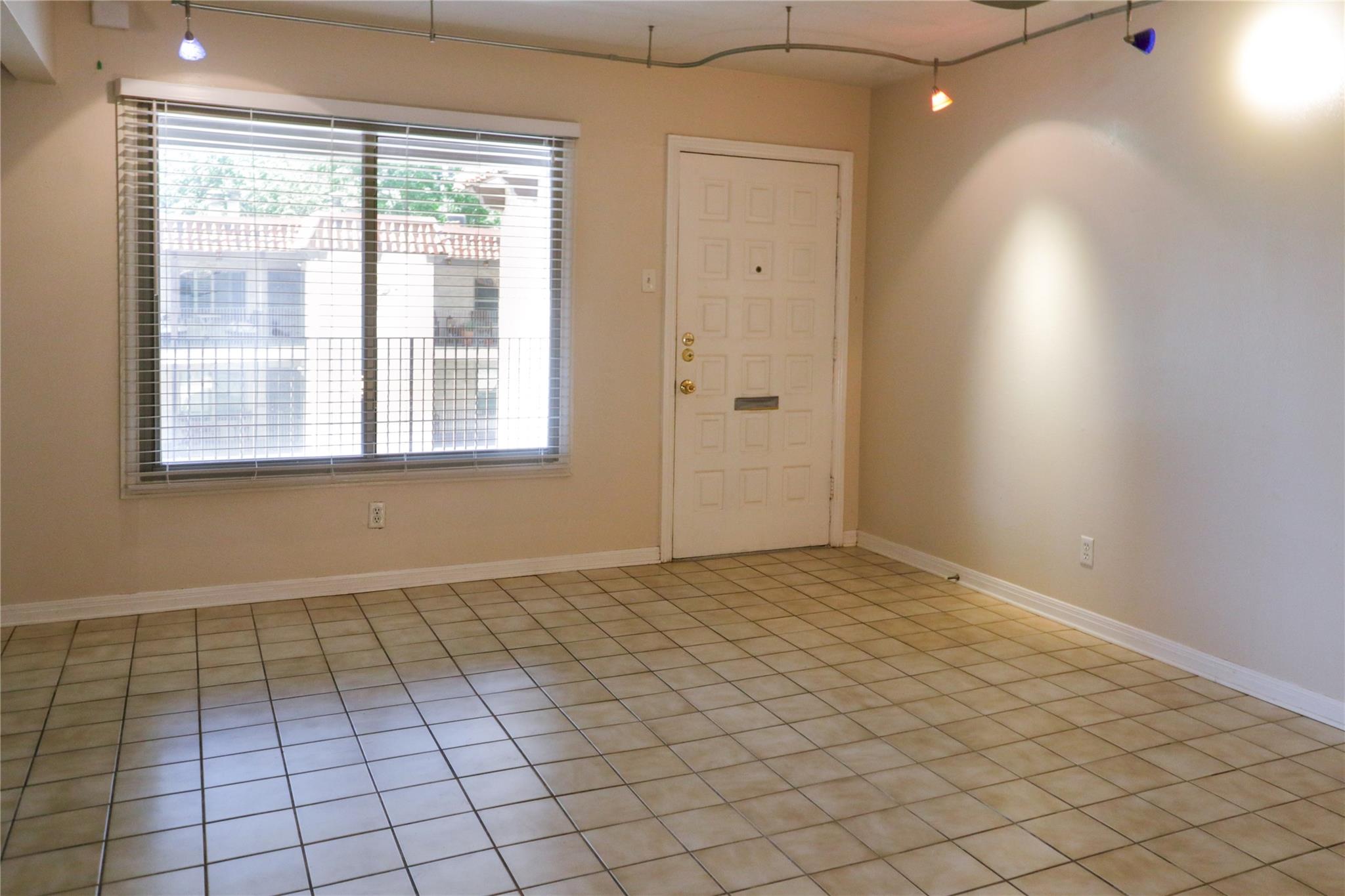 505 W 7th St # 319, Austin, TX 78701