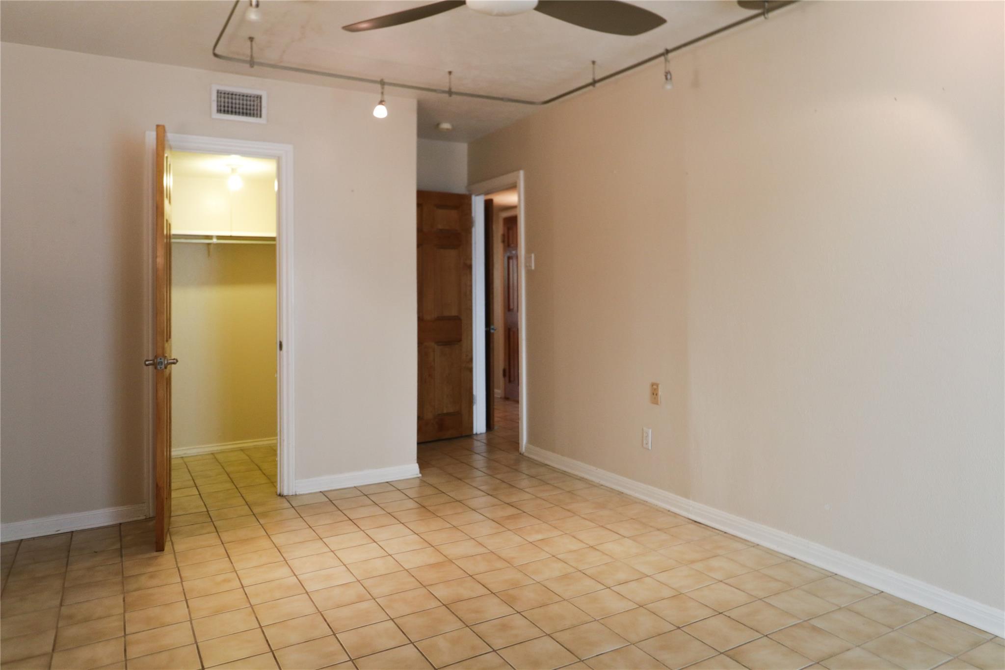 505 W 7th St # 319, Austin, TX 78701
