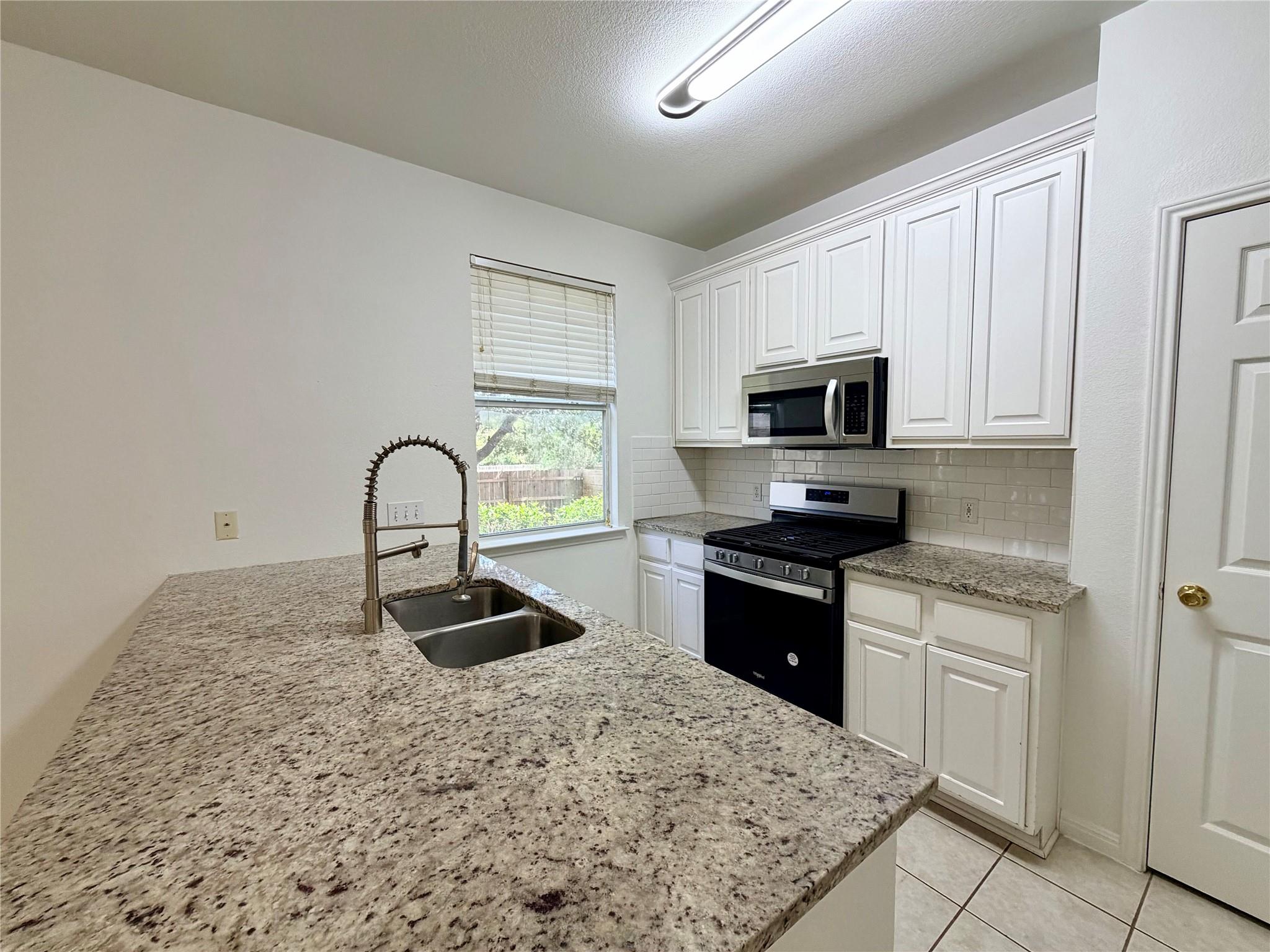 111 N Field St, Round Rock, TX 78681