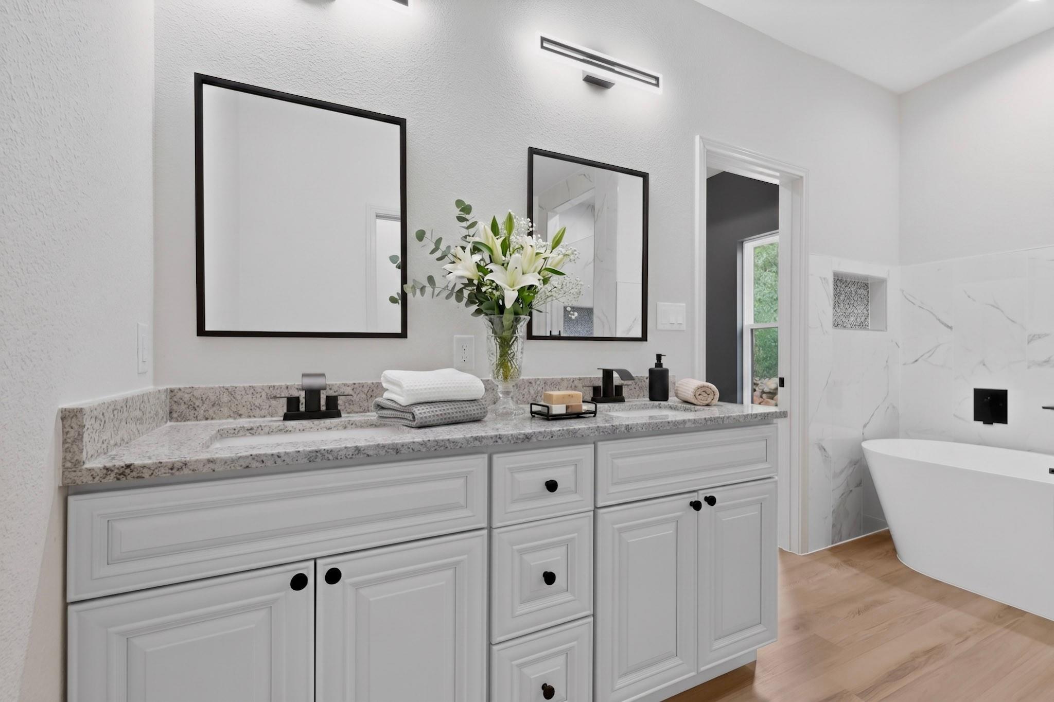 190 Molokini Dr, Bastrop, TX 78602