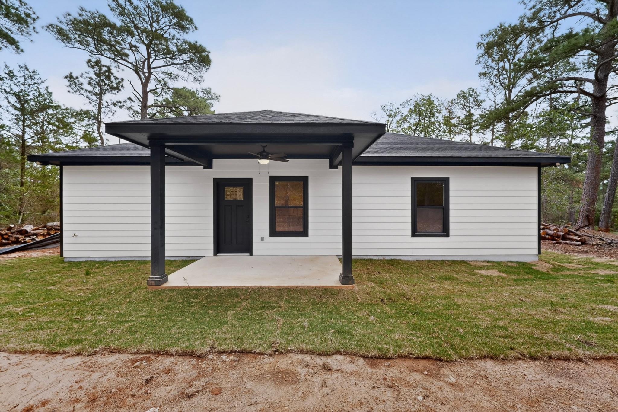 190 Molokini Dr, Bastrop, TX 78602